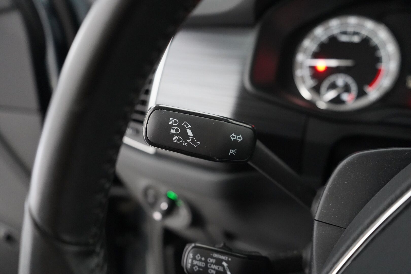 Skoda Kodiaq 2021 2,0 TDI 150 Ambition BusinessLine DSG Autom. *ACC / Panorama / Koukku / Webasto / Ratinlämmitin* - Suomi-auto / Iso huolto 180tkm / Kahdet OEM vanteet 