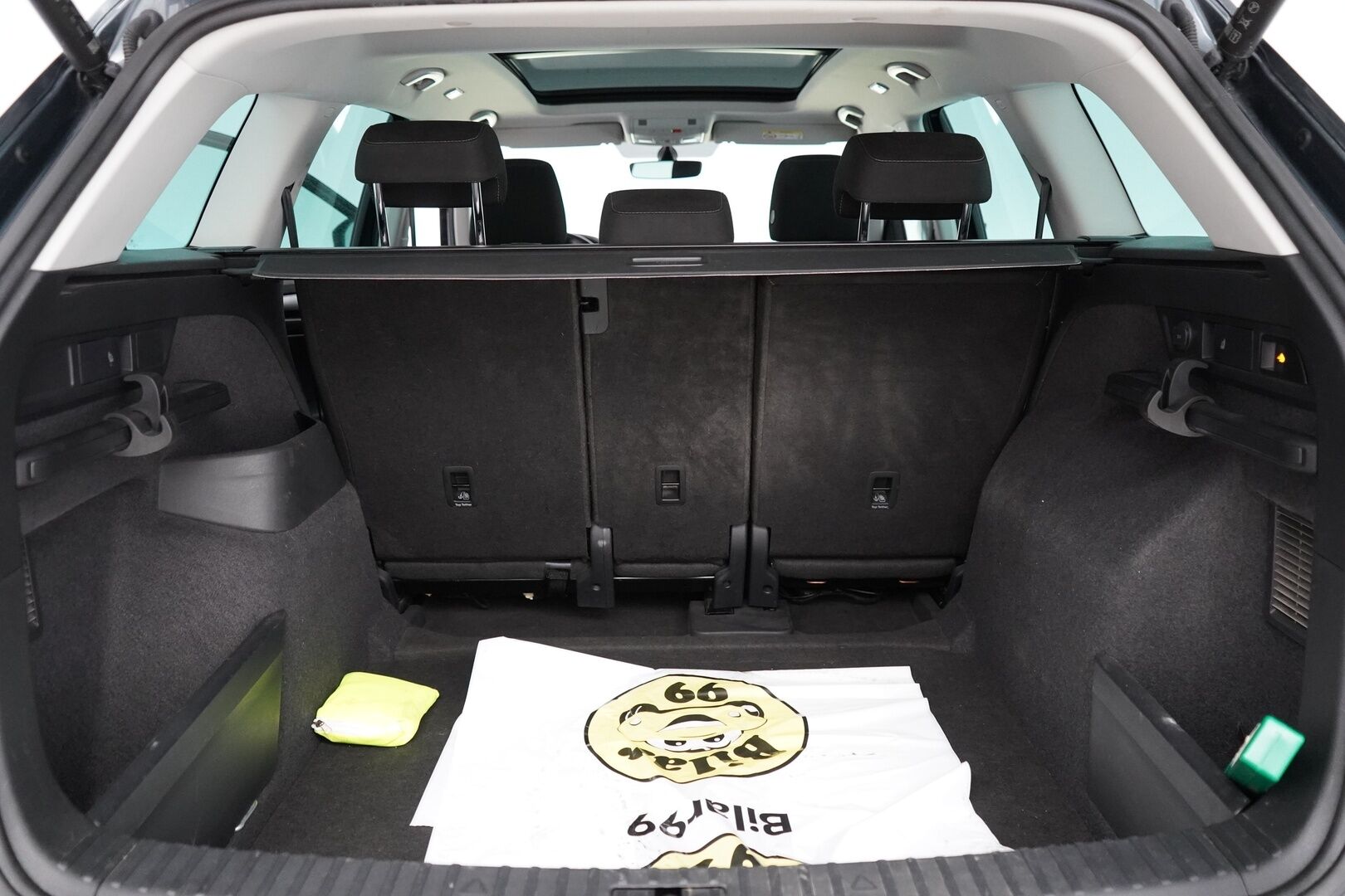 Skoda Kodiaq 2021 2,0 TDI 150 Ambition BusinessLine DSG Autom. *ACC / Panorama / Koukku / Webasto / Ratinlämmitin* - Suomi-auto / Iso huolto 180tkm / Kahdet OEM vanteet 