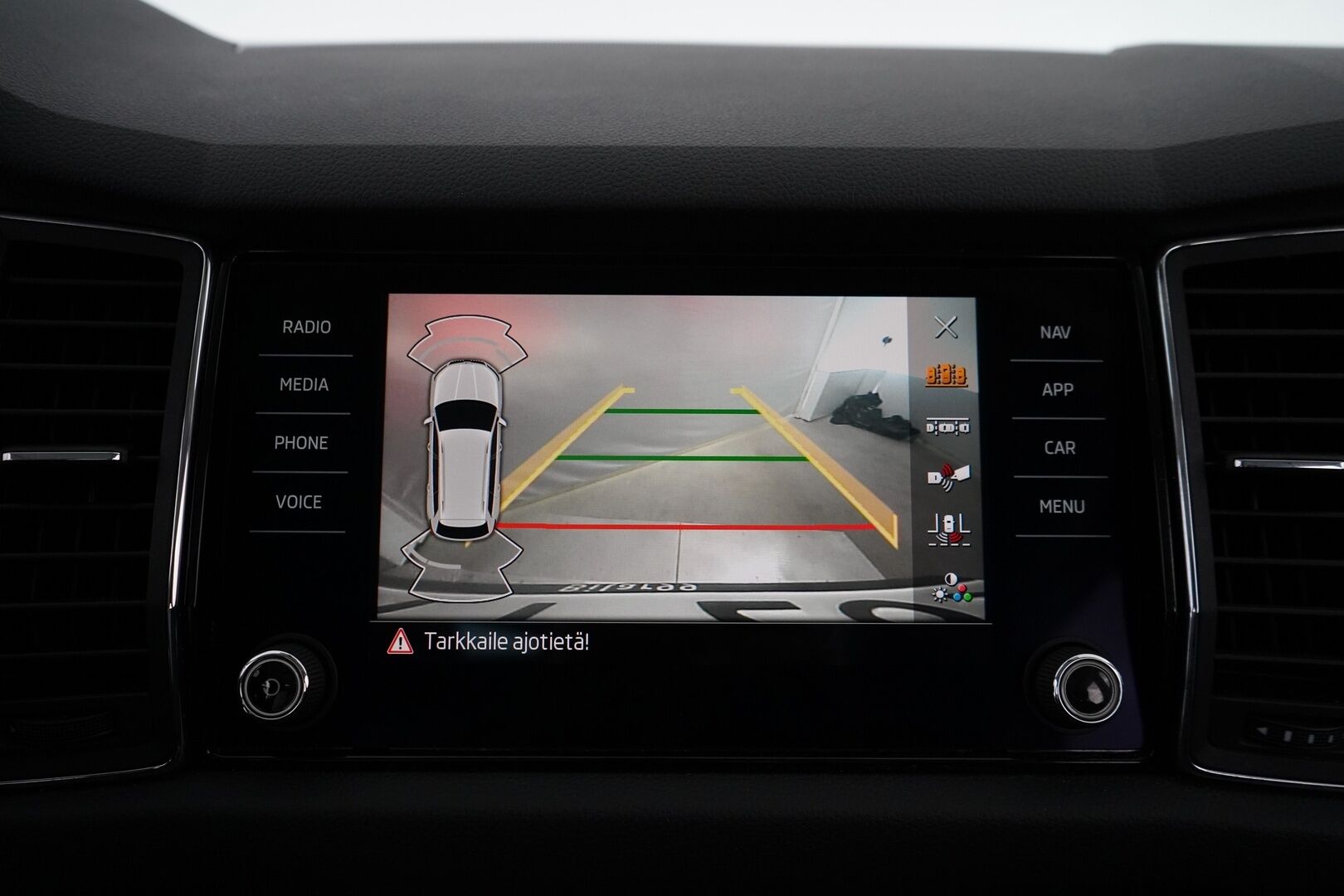 Skoda Kodiaq 2021 2,0 TDI 150 Ambition BusinessLine DSG Autom. *ACC / Panorama / Koukku / Webasto / Ratinlämmitin* - Suomi-auto / Iso huolto 180tkm / Kahdet OEM vanteet 