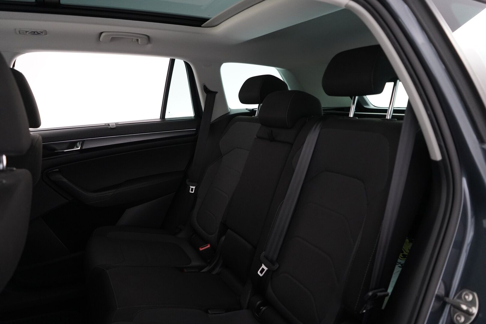 Skoda Kodiaq 2021 2,0 TDI 150 Ambition BusinessLine DSG Autom. *ACC / Panorama / Koukku / Webasto / Ratinlämmitin* - Suomi-auto / Iso huolto 180tkm / Kahdet OEM vanteet 