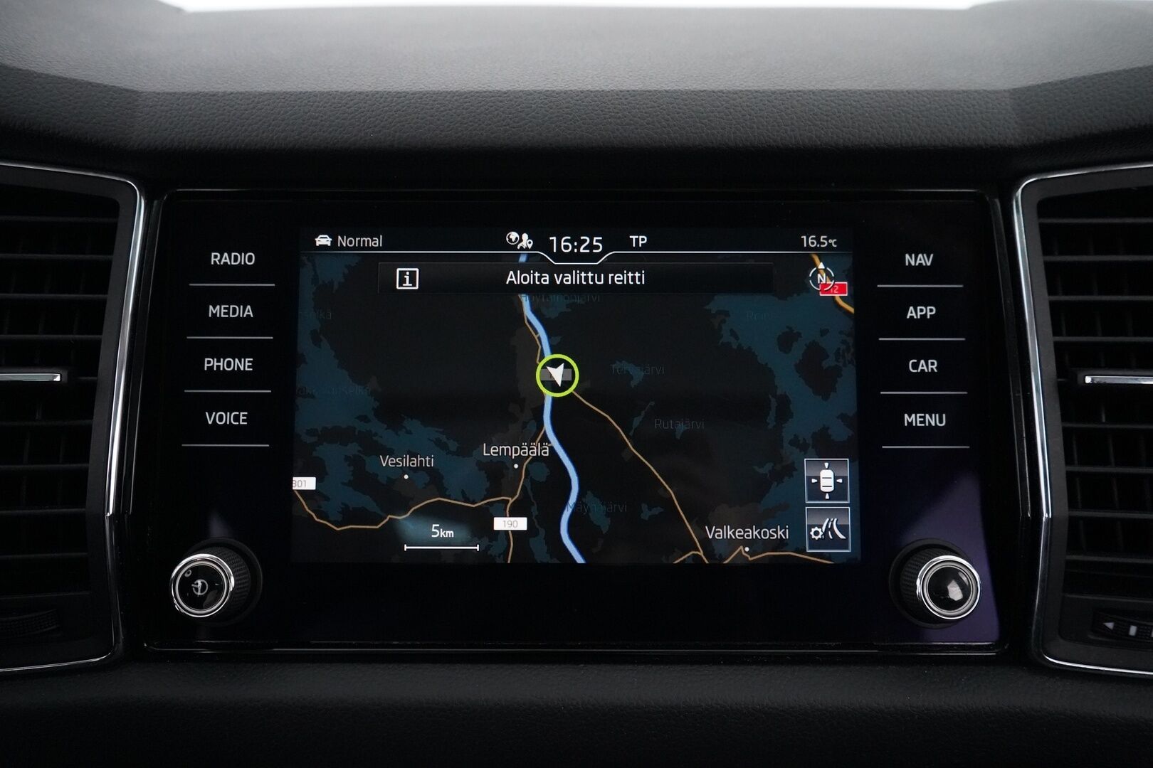 Skoda Kodiaq 2021 2,0 TDI 150 Ambition BusinessLine DSG Autom. *ACC / Panorama / Koukku / Webasto / Ratinlämmitin* - Suomi-auto / Iso huolto 180tkm / Kahdet OEM vanteet 
