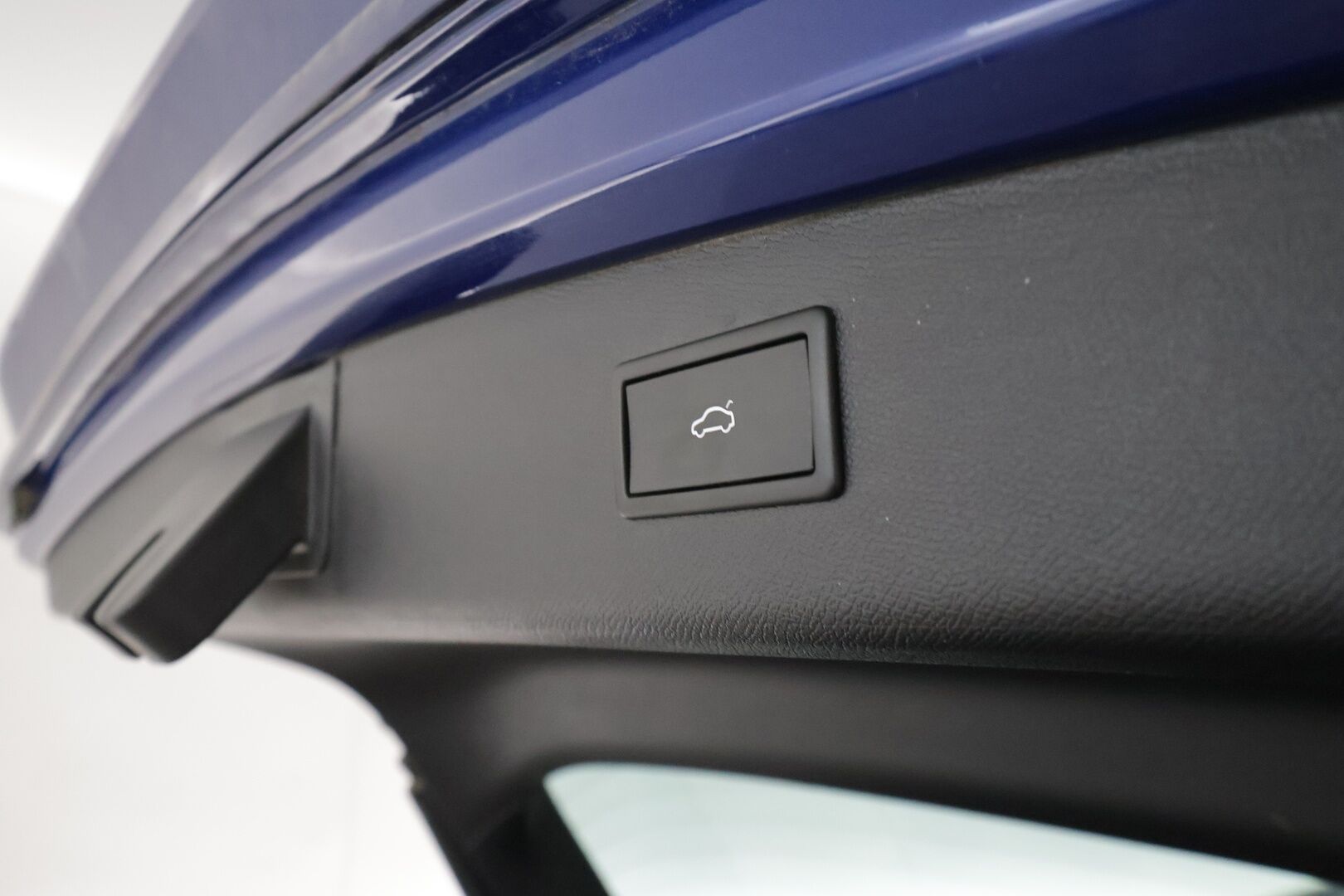 Seat Leon Sportstourer 2021 1,4 PHEV 204 eHybrid Xcellence DSG **1.Om Suomi-auto / Adapt.Vakkari / LED-valot / P.kamera / Navi / Kaistavahti** - Akku kuntotarkistettu! / Digimittaristo / 3-Alueinen AC / KeylessGO / 2x Renkaat
