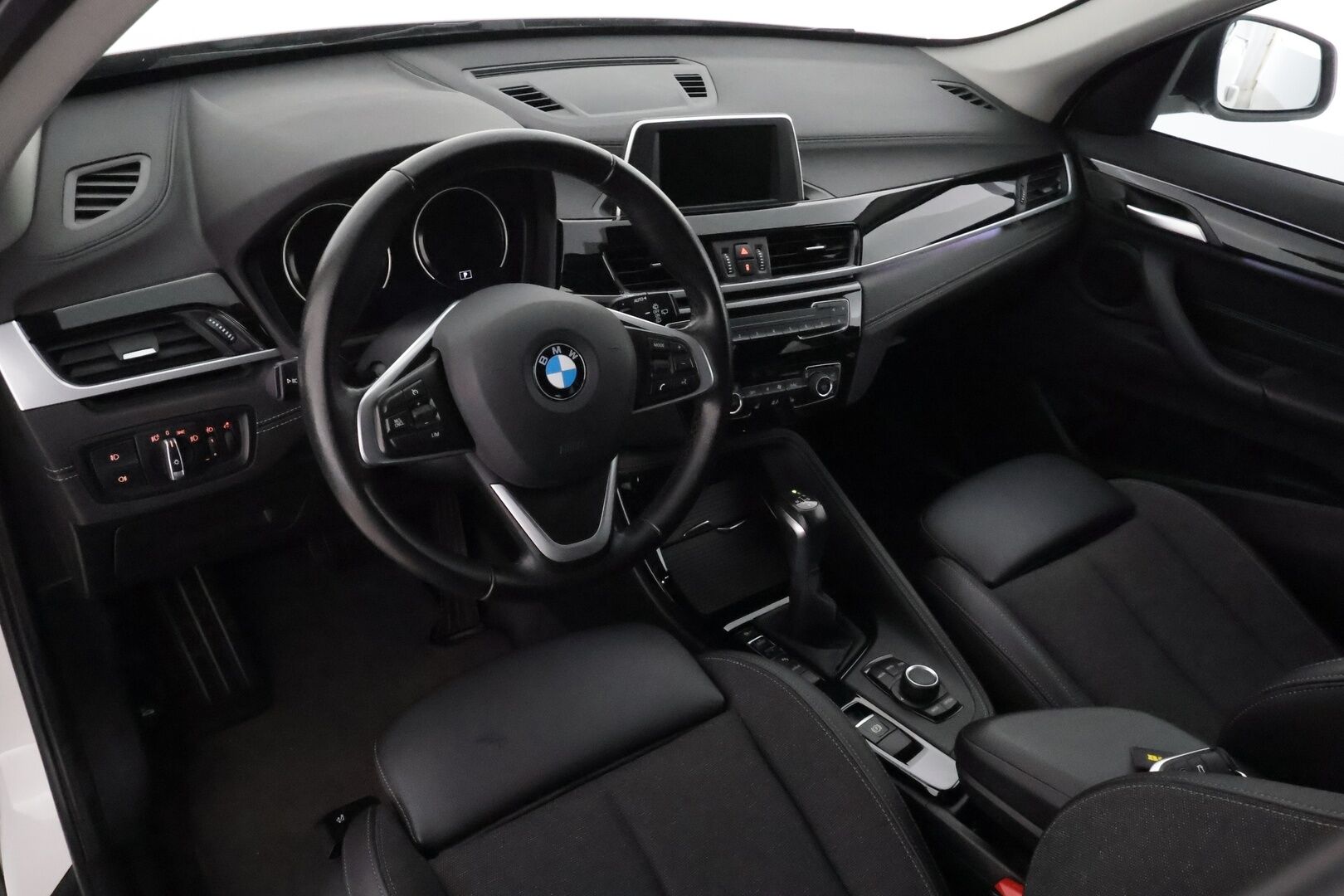 BMW X1 2021 F48 xDrive25e A Charged Edition Sport - 1Om Suomiauto / Peruutuskamera / Puolinahat / Sporttipenkit / LED / ALV / Tulossa Tampereelle!