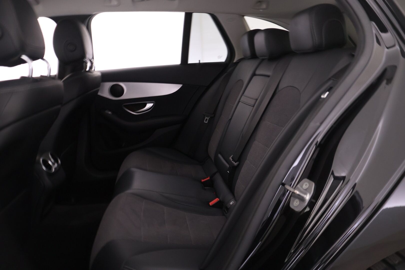Mercedes-Benz C 2018 220d 4Matic T A Premium Business - Webasto | P.kamera | Vetokoukku | Navigointi | Urheiluistuimet