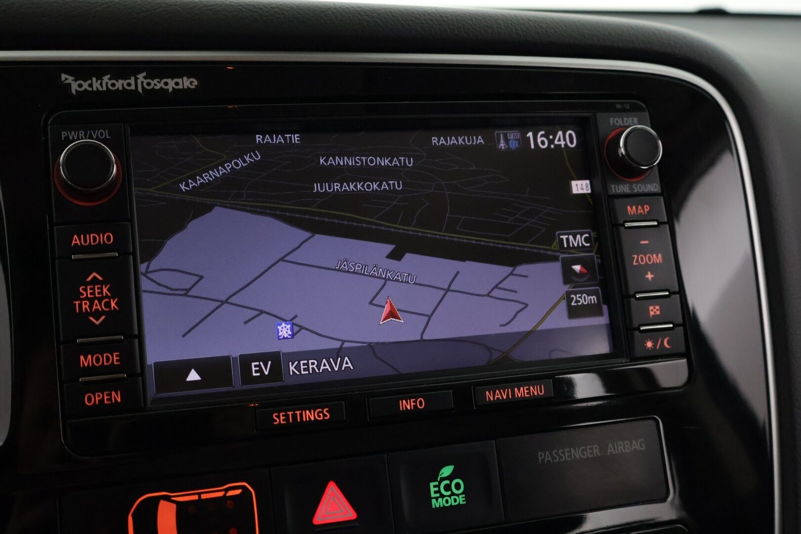 Mitsubishi Outlander 2014 Instyle Navi 4WD 5P - Myydään huutokaupat.com | ACC | Koukku | Nahat | Rockford | Sähkökontti