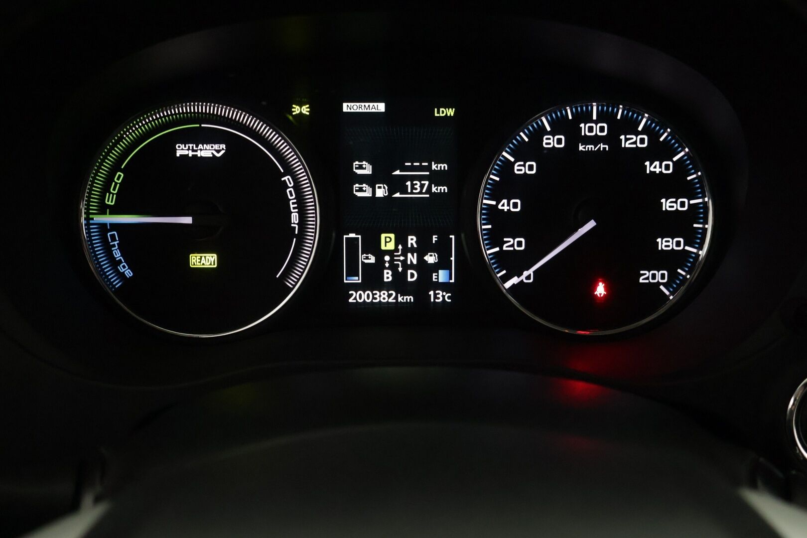 Mitsubishi Outlander 2014 Instyle Navi 4WD 5P - Myydään huutokaupat.com | ACC | Koukku | Nahat | Rockford | Sähkökontti