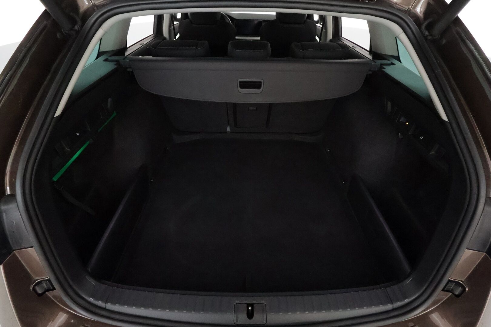 Skoda Octavia 2021 Combi 2,0 TDI 150 Style DSG **Webasto / Koukku / Adapt.Vakkari / Matrix-LED / P.kamera / Navi / Kaistavahti / Keyless** - 1-om Suomi-auto / Merkkihuollettu!