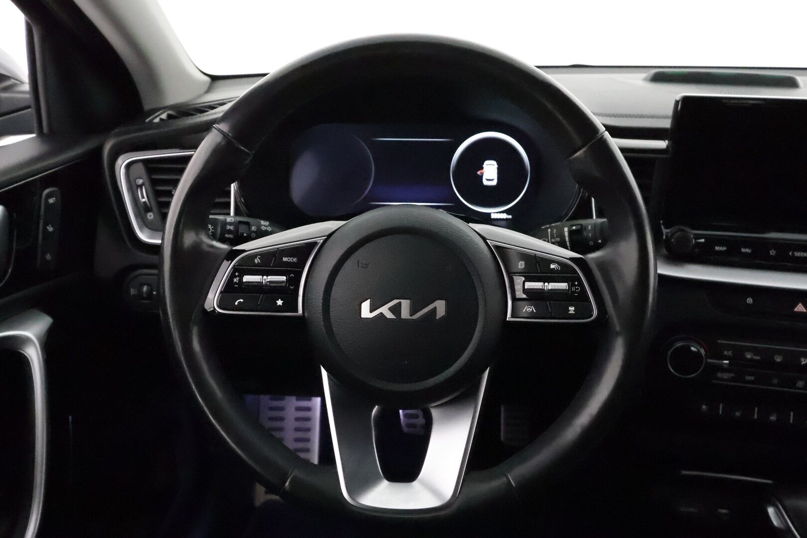 Kia Ceed 2022 1,6 GDI Plug-In Hybrid Business Premium SW DCT **ACC / Muistipenkki / Koukku / LED / Navi / Ilmastoidut nahat** - Lohkolämmitin / P.kamera / Suomi-auto / Kahdet renkaat aluvanteilla / Merkkihuollettu