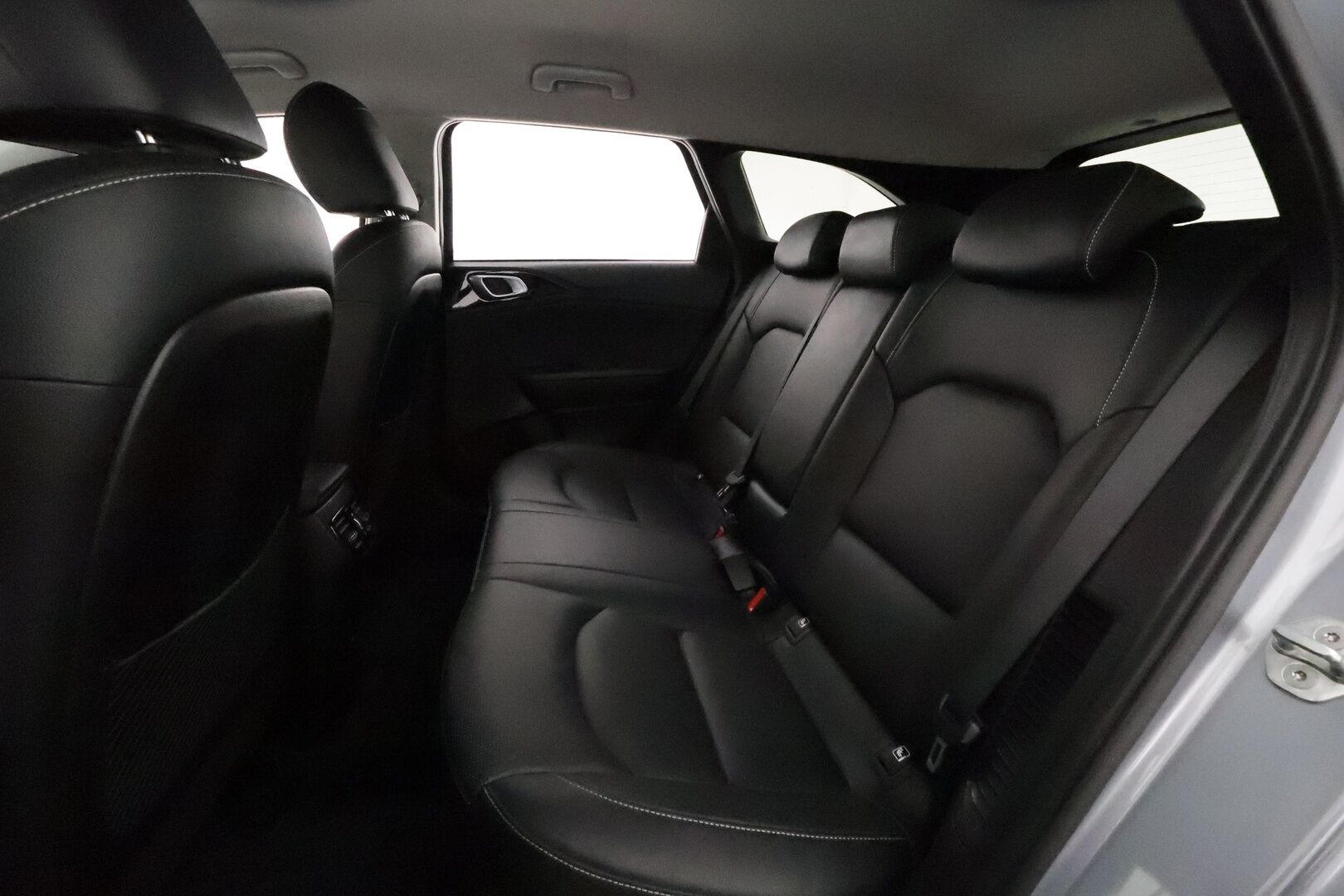 Kia Ceed 2022 1,6 GDI Plug-In Hybrid Business Premium SW DCT **ACC / Muistipenkki / Koukku / LED / Navi / Ilmastoidut nahat** - Lohkolämmitin / P.kamera / Suomi-auto / Kahdet renkaat aluvanteilla / Merkkihuollettu