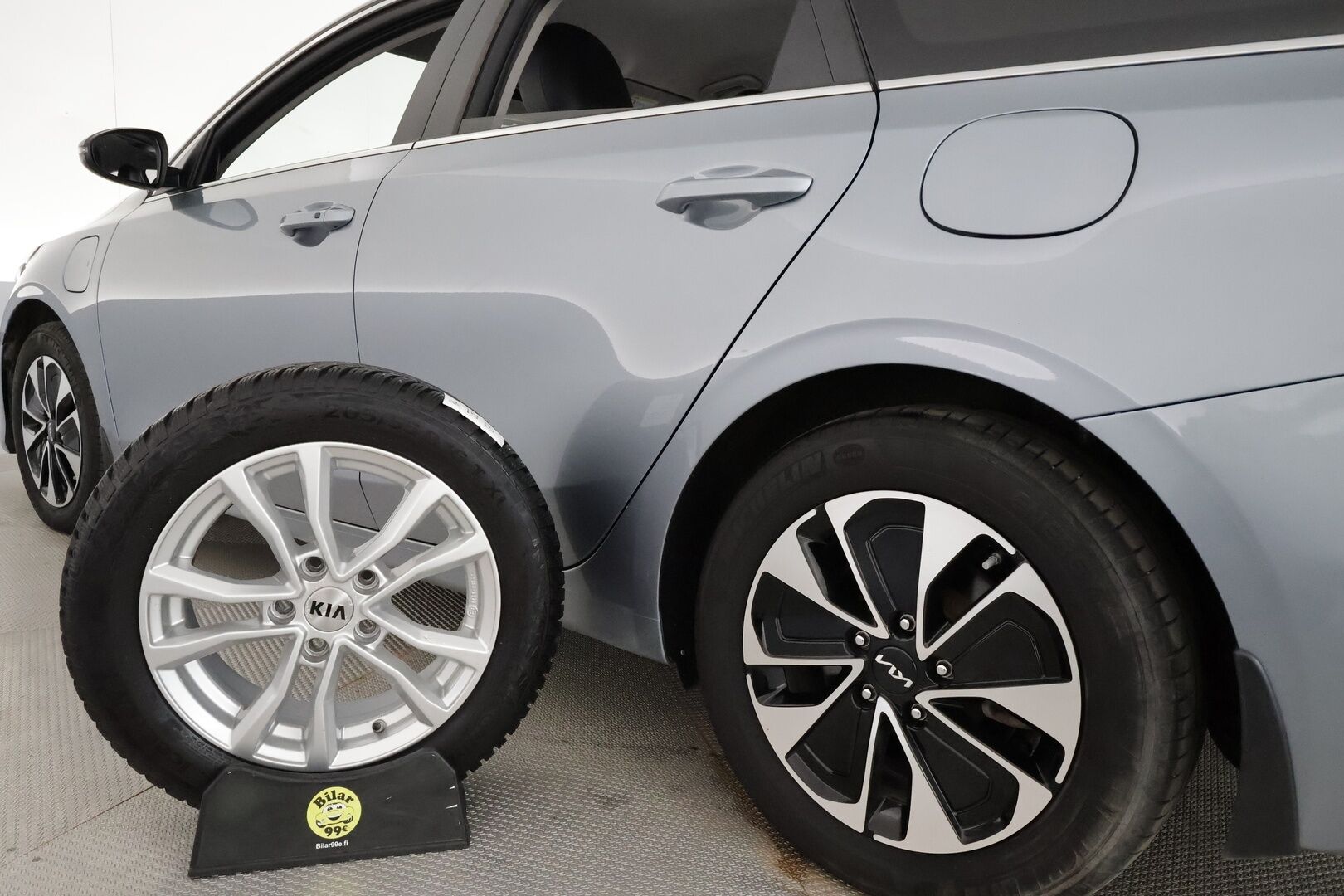 Kia Ceed 2022 1,6 GDI Plug-In Hybrid Business Premium SW DCT **ACC / Muistipenkki / Koukku / LED / Navi / Ilmastoidut nahat** - Lohkolämmitin / P.kamera / Suomi-auto / Kahdet renkaat aluvanteilla / Merkkihuollettu