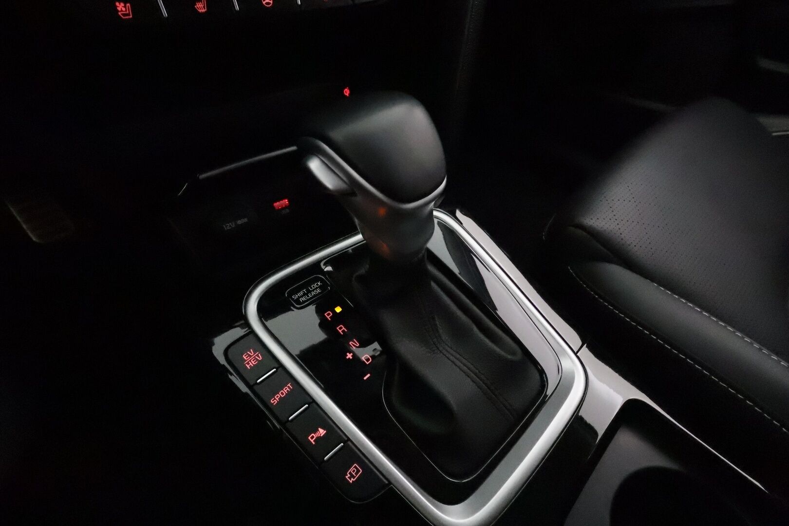 Kia Ceed 2022 1,6 GDI Plug-In Hybrid Business Premium SW DCT **ACC / Muistipenkki / Koukku / LED / Navi / Ilmastoidut nahat** - Lohkolämmitin / P.kamera / Suomi-auto / Kahdet renkaat aluvanteilla / Merkkihuollettu
