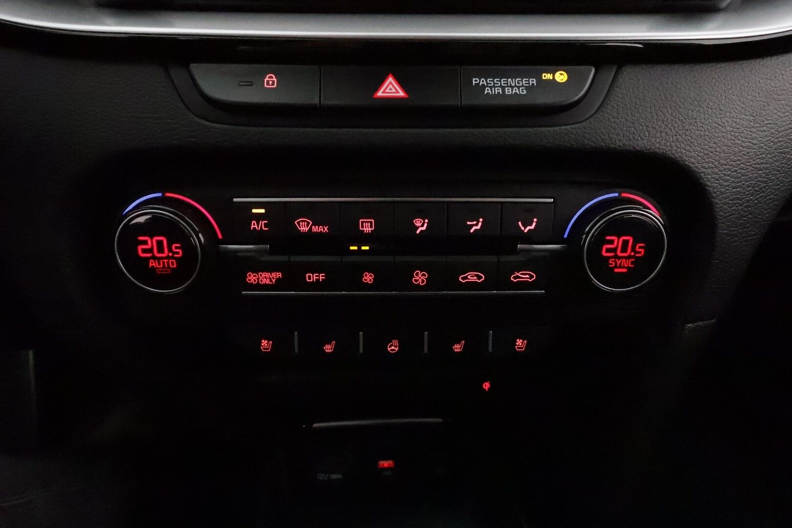 Kia Ceed 2022 1,6 GDI Plug-In Hybrid Business Premium SW DCT **ACC / Muistipenkki / Koukku / LED / Navi / Ilmastoidut nahat** - Lohkolämmitin / P.kamera / Suomi-auto / Kahdet renkaat aluvanteilla / Merkkihuollettu