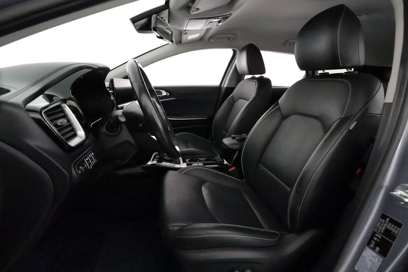 Kia Ceed 2022 1,6 GDI Plug-In Hybrid Business Premium SW DCT **ACC / Muistipenkki / Koukku / LED / Navi / Ilmastoidut nahat** - Lohkolämmitin / P.kamera / Suomi-auto / Kahdet renkaat aluvanteilla / Merkkihuollettu