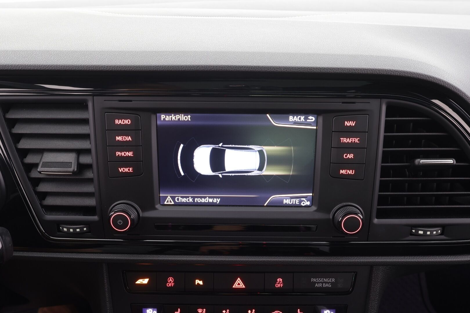 Seat Leon 2015 2,0 TSI 280 Cupra DSG - | Vakkari | Lohko | Seat Sound System | P.tutkat | Puolinahat | Adaptiivinen alusta | Lasikattoluukku | Suomi-auto | Kahdet Renkaat |
