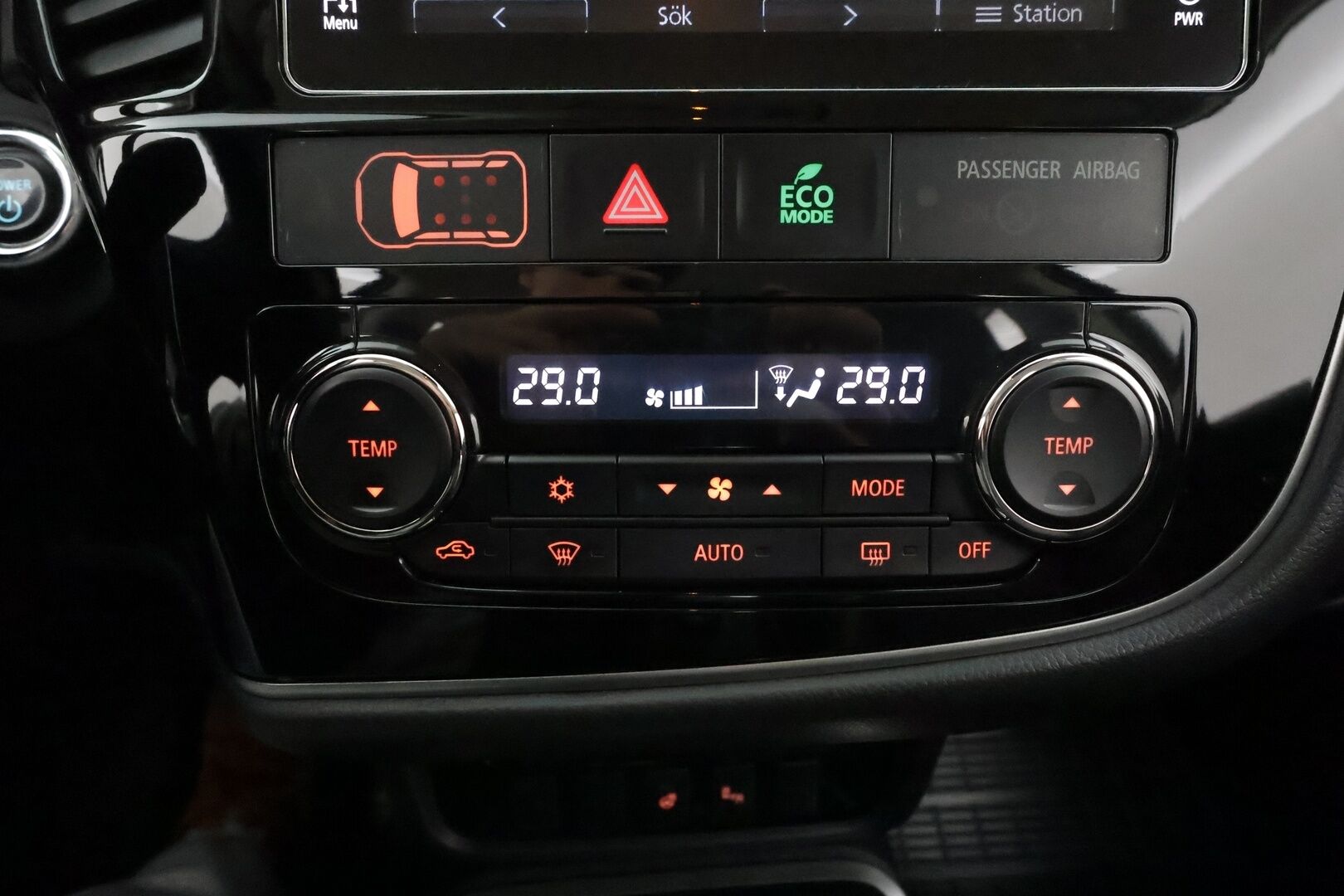 Mitsubishi Outlander PHEV 2018 Instyle Navi 4WD 5P - Adapt.Vakkari / 360-Kamera / LED / Lisälämmitin / BLIS / Nahkasisusta / Sähköpenkki / Juuri tullut Tampereelle!