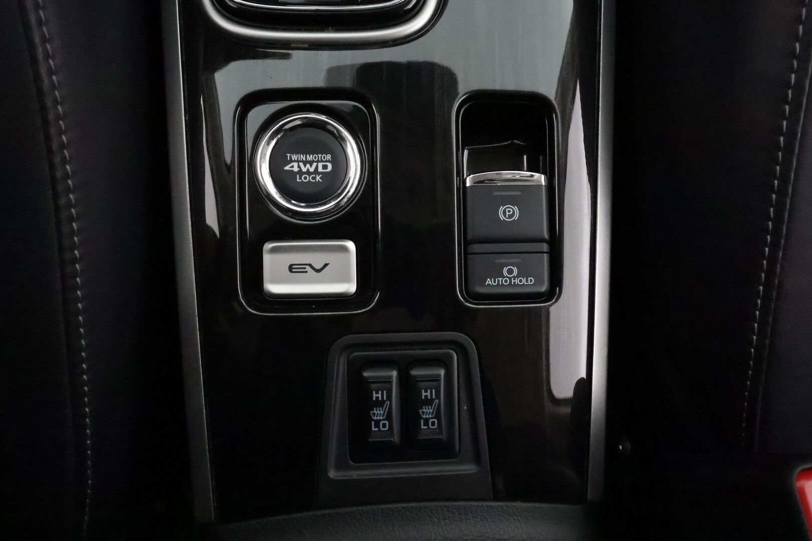 Mitsubishi Outlander PHEV 2018 Instyle Navi 4WD 5P - Adapt.Vakkari / 360-Kamera / LED / Lisälämmitin / BLIS / Nahkasisusta / Sähköpenkki / Juuri tullut Tampereelle!