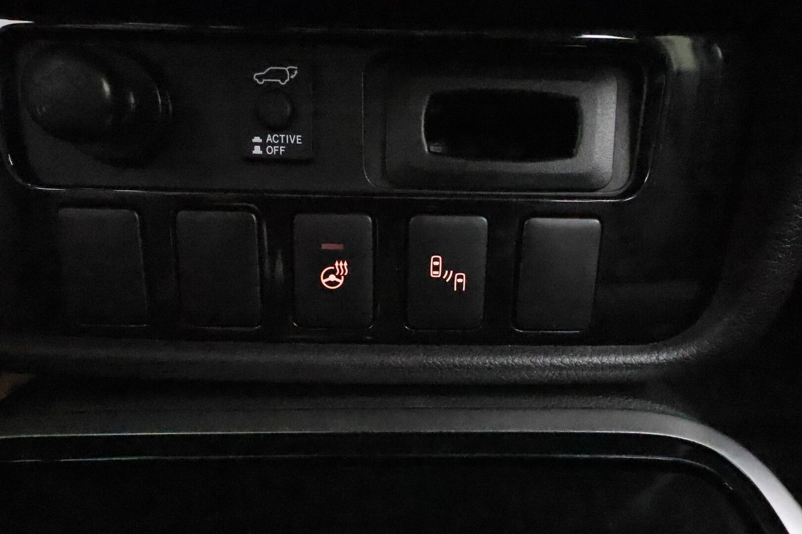 Mitsubishi Outlander PHEV 2018 Instyle Navi 4WD 5P - Adapt.Vakkari / 360-Kamera / LED / Lisälämmitin / BLIS / Nahkasisusta / Sähköpenkki / Juuri tullut Tampereelle!