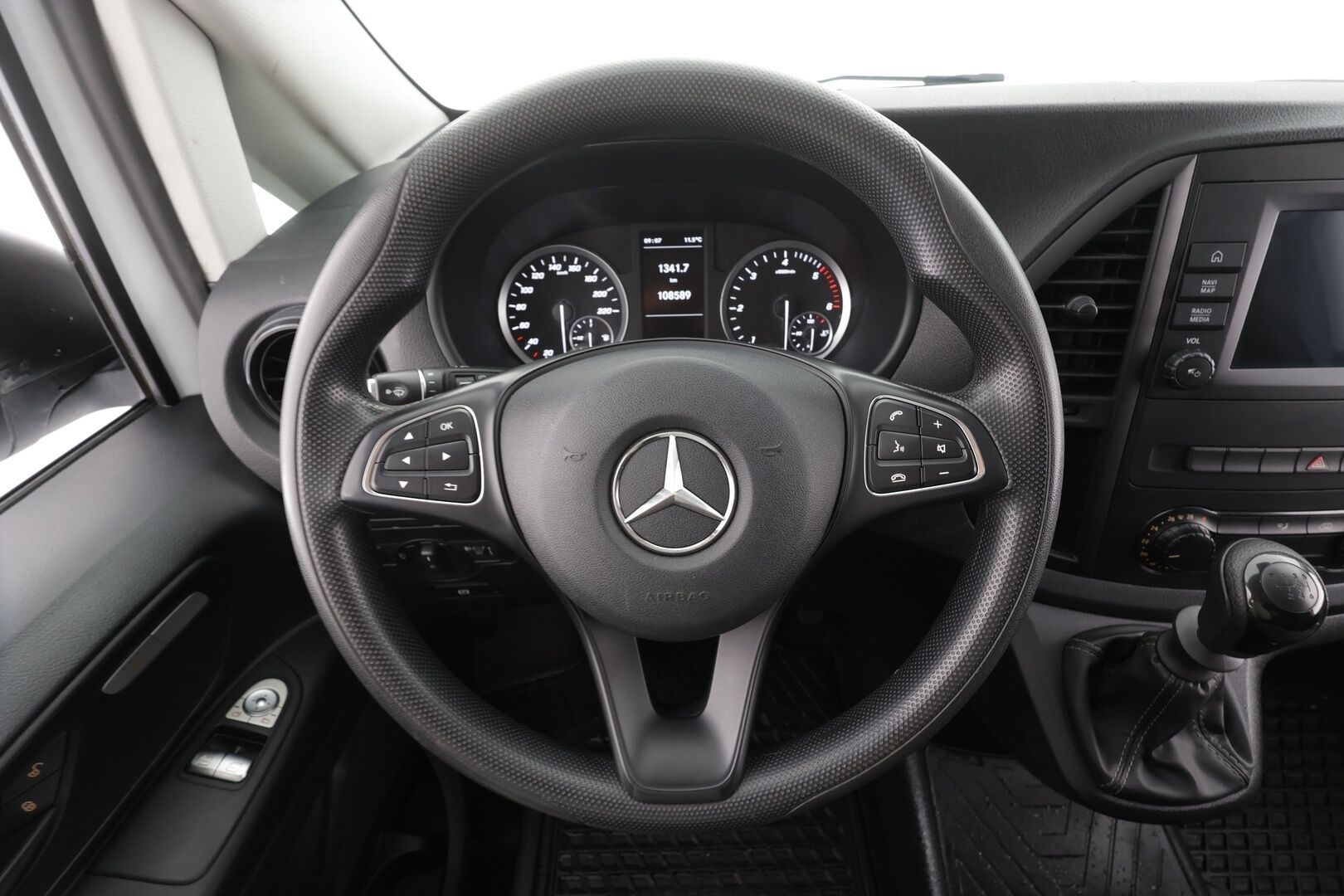 Mercedes-Benz Vito 2022 110CDI FWD-3,05/32K keskipitkä A2 Worker * Vakkari / Webasto / P.Kamera / Bluetoot / Merkkihuollettu * - Suomi-auto / Kahdet Renkaat