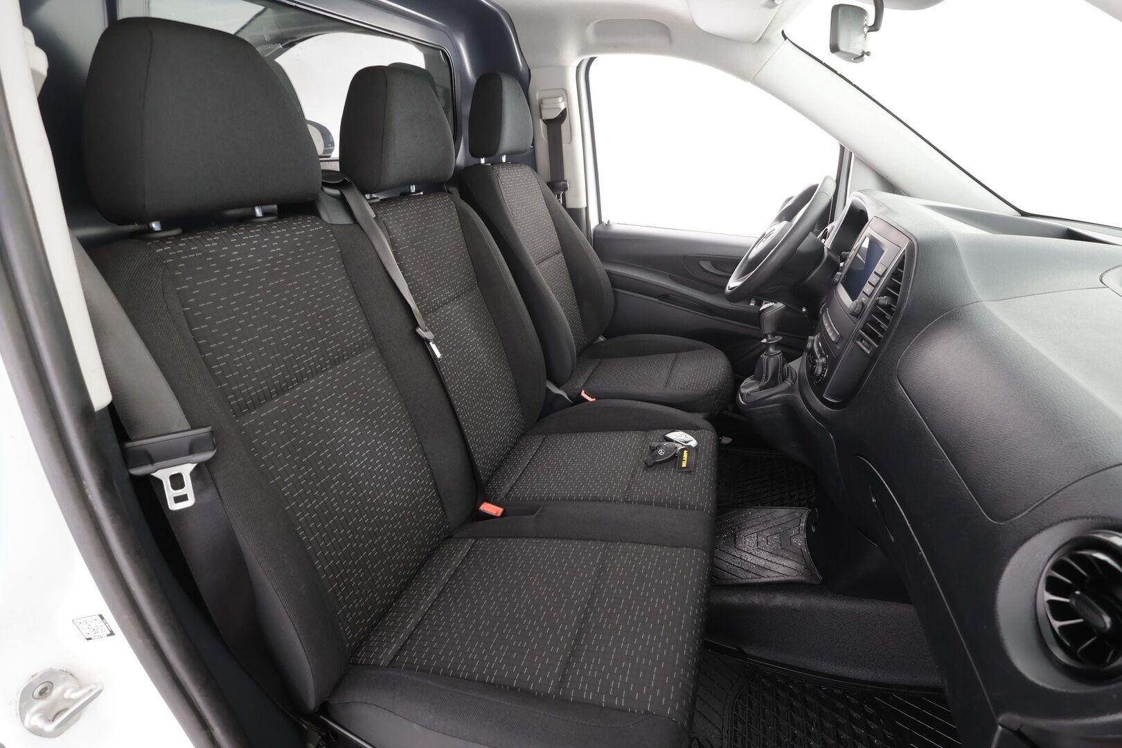 Mercedes-Benz Vito 2022 110CDI FWD-3,05/32K keskipitkä A2 Worker * Vakkari / Webasto / P.Kamera / Bluetoot / Merkkihuollettu * - Suomi-auto / Kahdet Renkaat