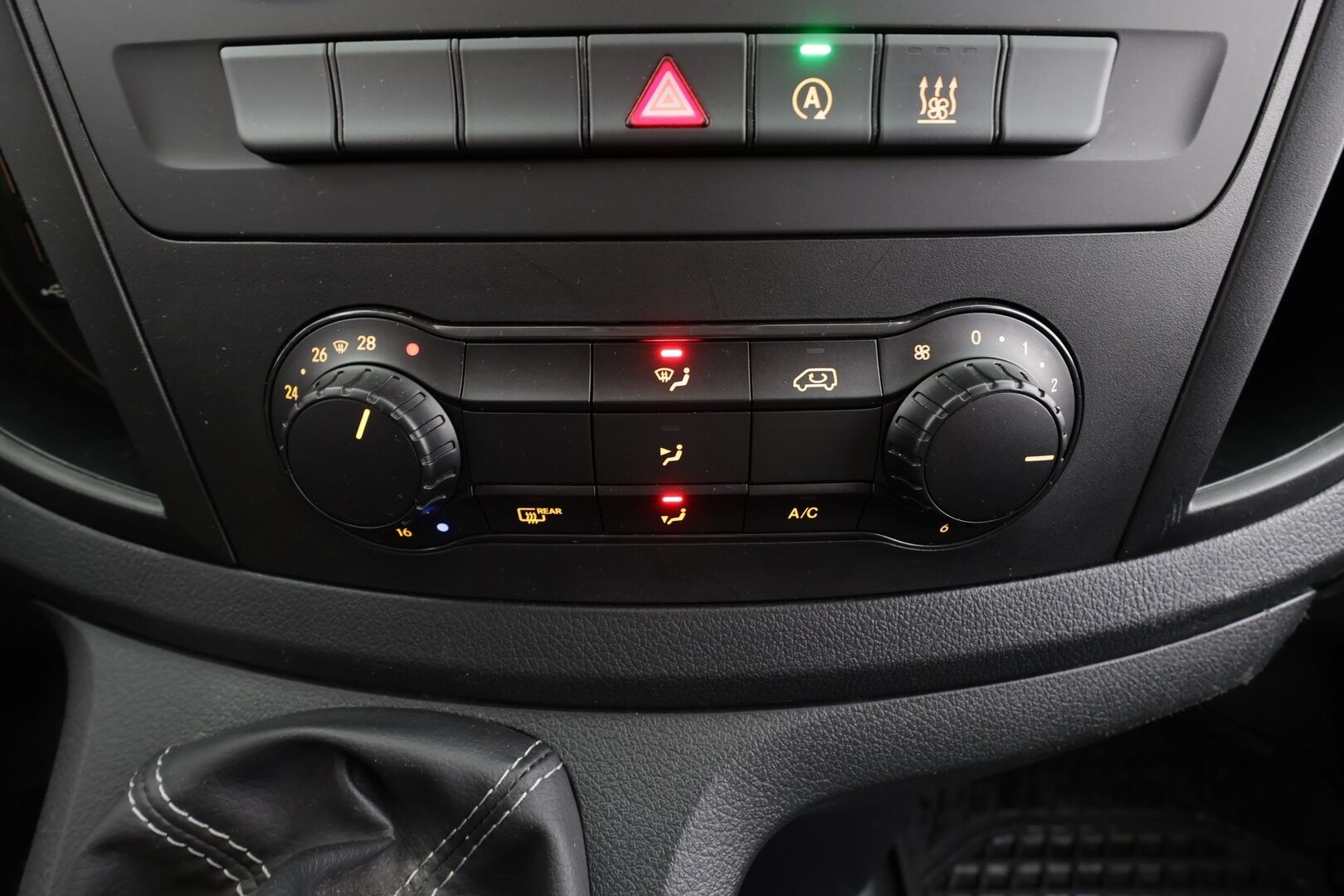 Mercedes-Benz Vito 2022 110CDI FWD-3,05/32K keskipitkä A2 Worker * Webasto / P.Kamera / Vakkari / Apple&Android / Ilmastointi / ALV * - Suomi-auto / Kahdet renkaat / Merkkihuollot
