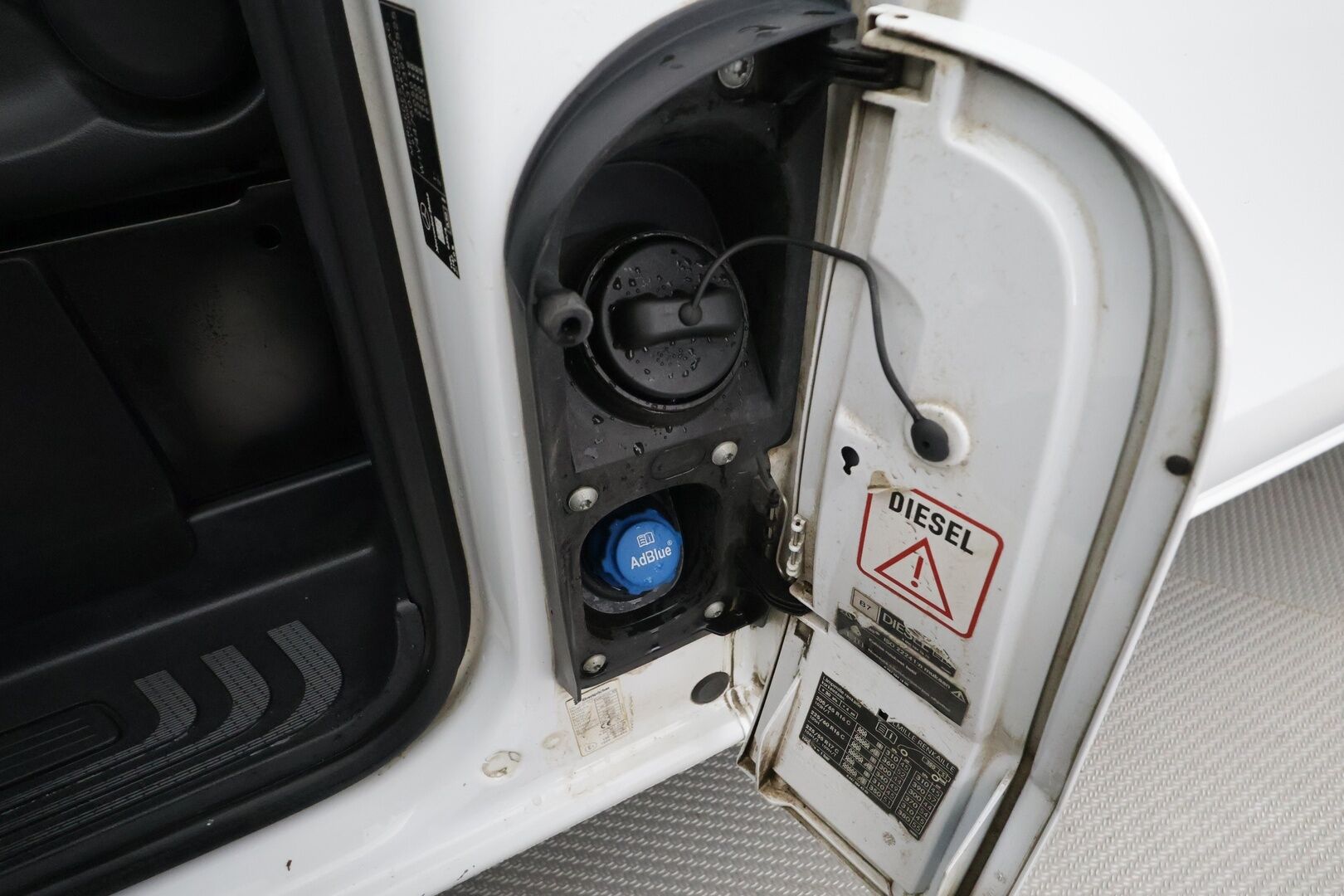 Mercedes-Benz Vito 2022 110CDI FWD-3,05/32K keskipitkä A2 Worker * Webasto / P.Kamera / Vakkari / Apple&Android / Ilmastointi / ALV * - Suomi-auto / Kahdet renkaat / Merkkihuollot
