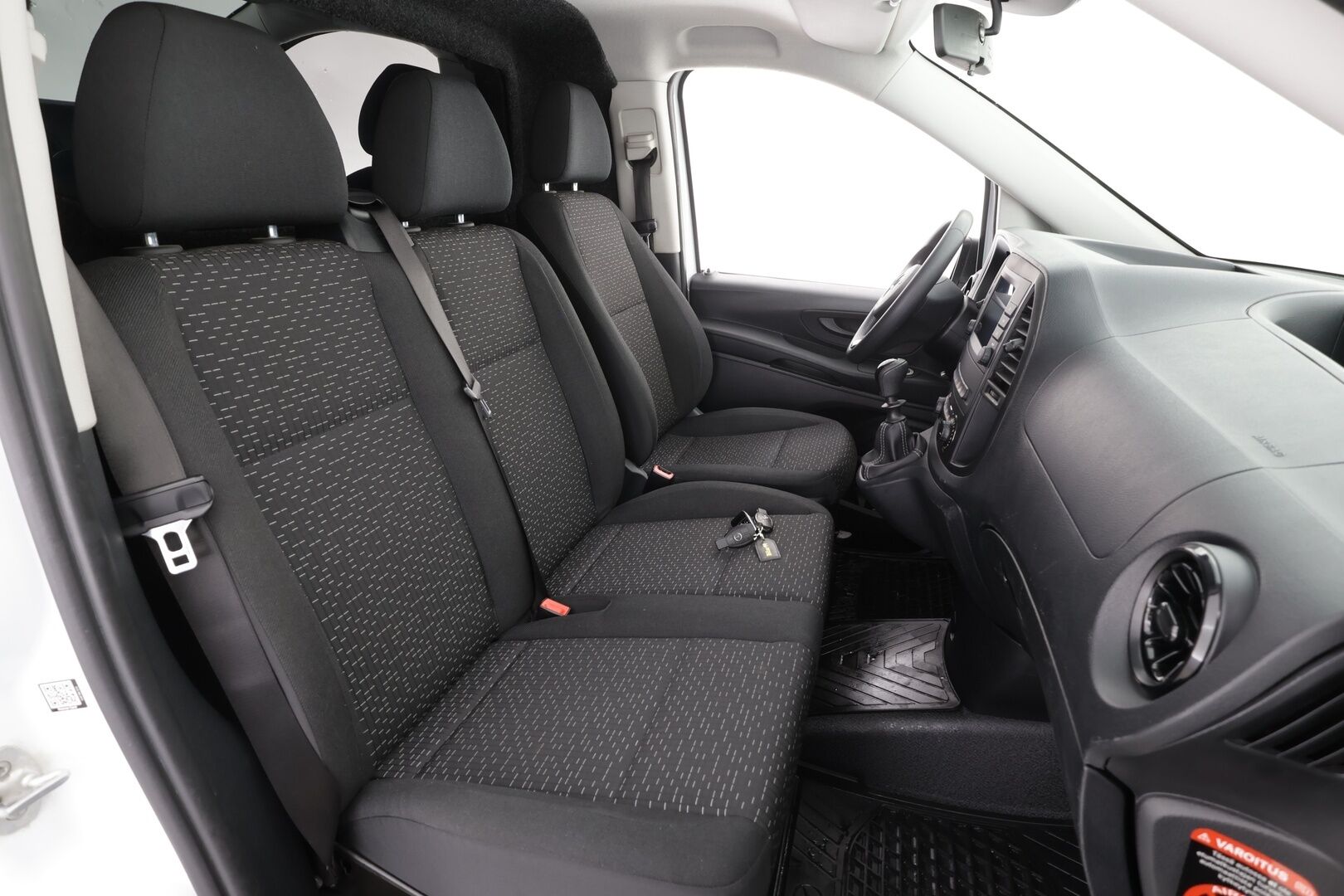 Mercedes-Benz Vito 2022 110CDI FWD-3,05/32K keskipitkä A2 Worker * Webasto / P.Kamera / Vakkari / Apple&Android / Ilmastointi / ALV * - Suomi-auto / Kahdet renkaat / Merkkihuollot