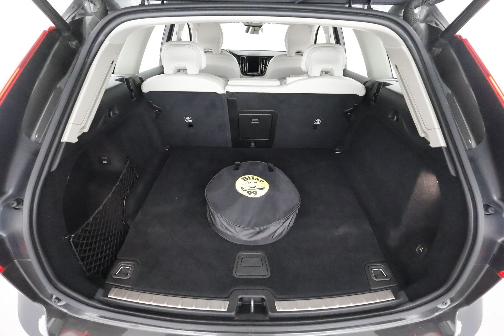 Volvo XC60 2022 T6 TwE AWD Inscription Edition aut **1-om Suomi-auto / Pa-lämmitin / Adapt.vakkari / HarmanKardon / Panorama / Koukku** - 3,99 % KORKOTARJOUS TÄHÄN AUTOON - 