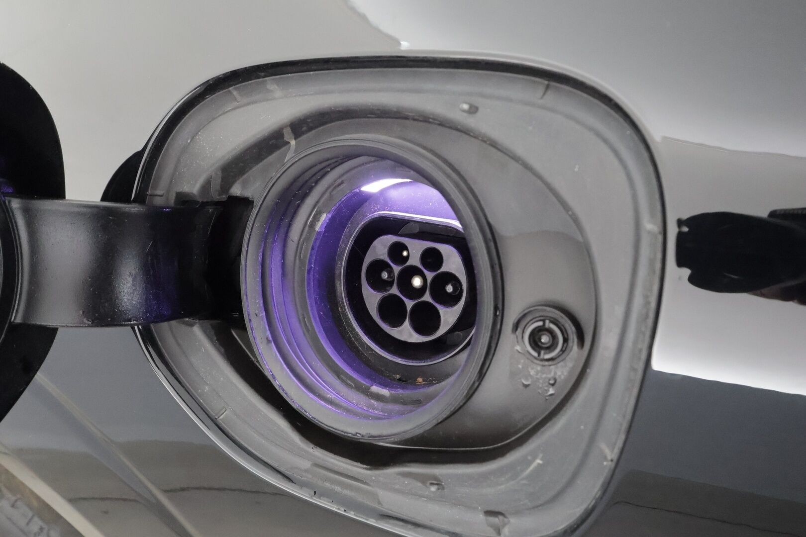 Volvo XC60 2022 T6 TwE AWD Business R-Design Edition aut * ACC / P.kamera / Panorama / Muistipenkki / Webasto / Keyless * - Facelift / Suomi-auto / Kahdet renkaat aluvanteilla / Akku kuntotarkastettu