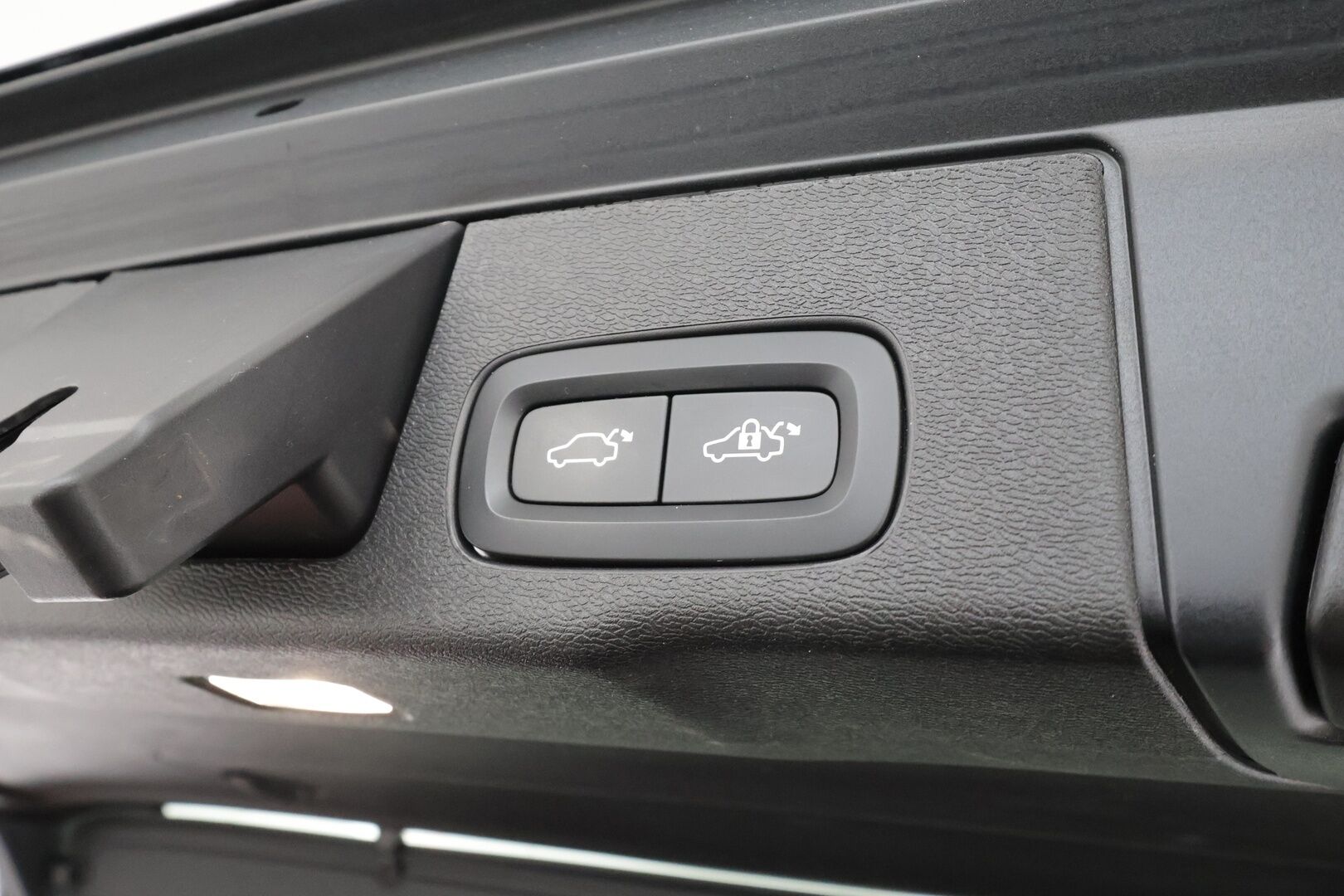 Volvo XC60 2022 T6 TwE AWD Business R-Design Edition aut * ACC / P.kamera / Panorama / Muistipenkki / Webasto / Keyless * - Facelift / Suomi-auto / Kahdet renkaat aluvanteilla / Akku kuntotarkastettu