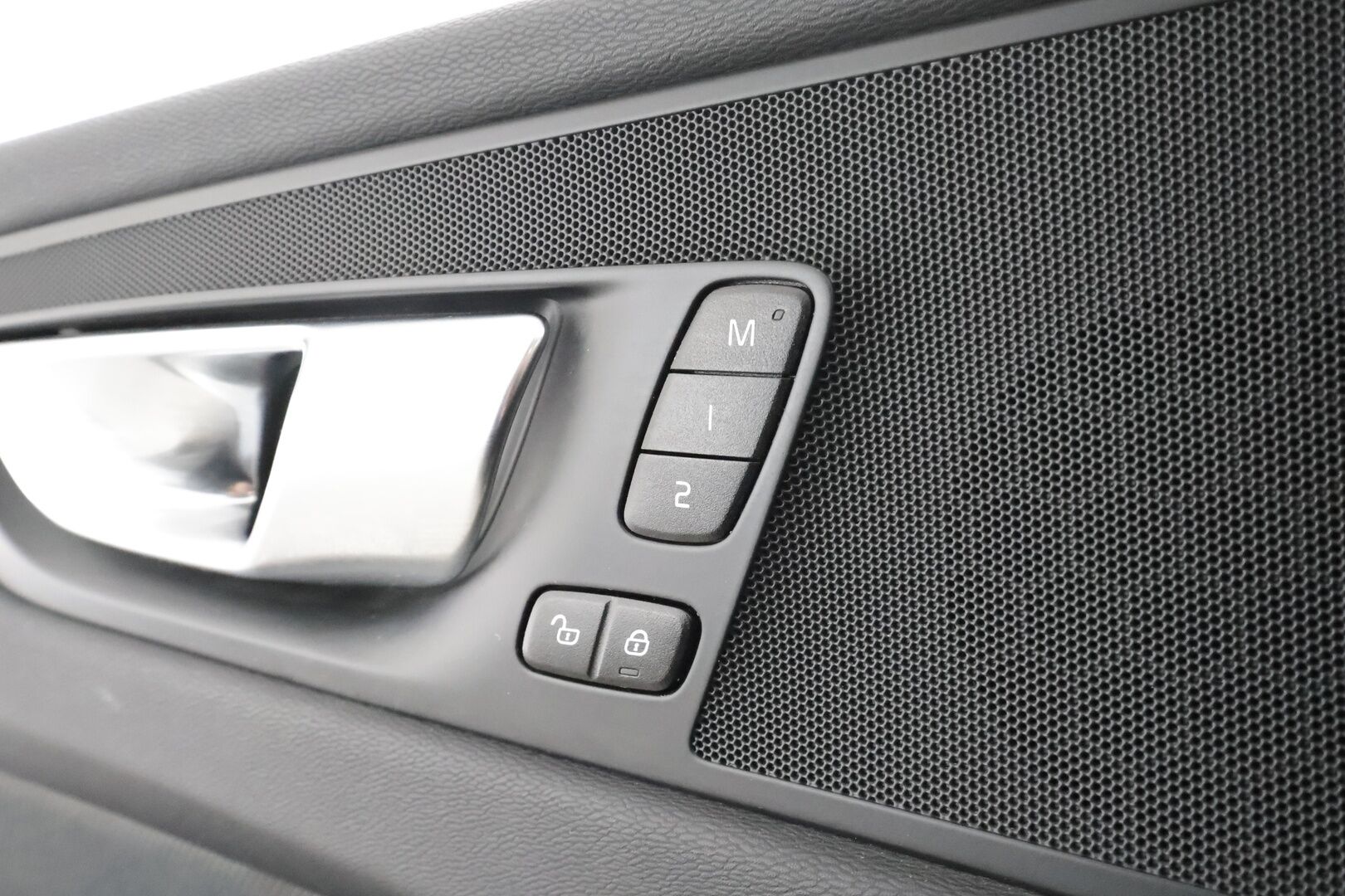 Volvo XC60 2022 T6 TwE AWD Business R-Design Edition aut * ACC / P.kamera / Panorama / Muistipenkki / Webasto / Keyless * - Facelift / Suomi-auto / Kahdet renkaat aluvanteilla / Akku kuntotarkastettu