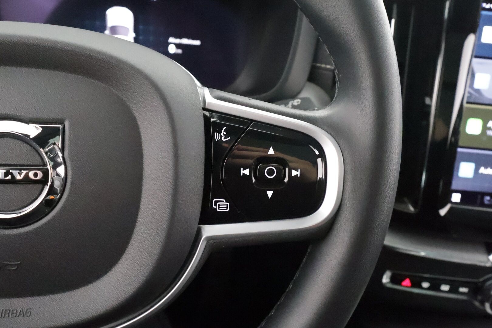 Volvo XC60 2022 T6 TwE AWD Business R-Design Edition aut * ACC / P.kamera / Panorama / Muistipenkki / Webasto / Keyless * - Facelift / Suomi-auto / Kahdet renkaat aluvanteilla / Akku kuntotarkastettu