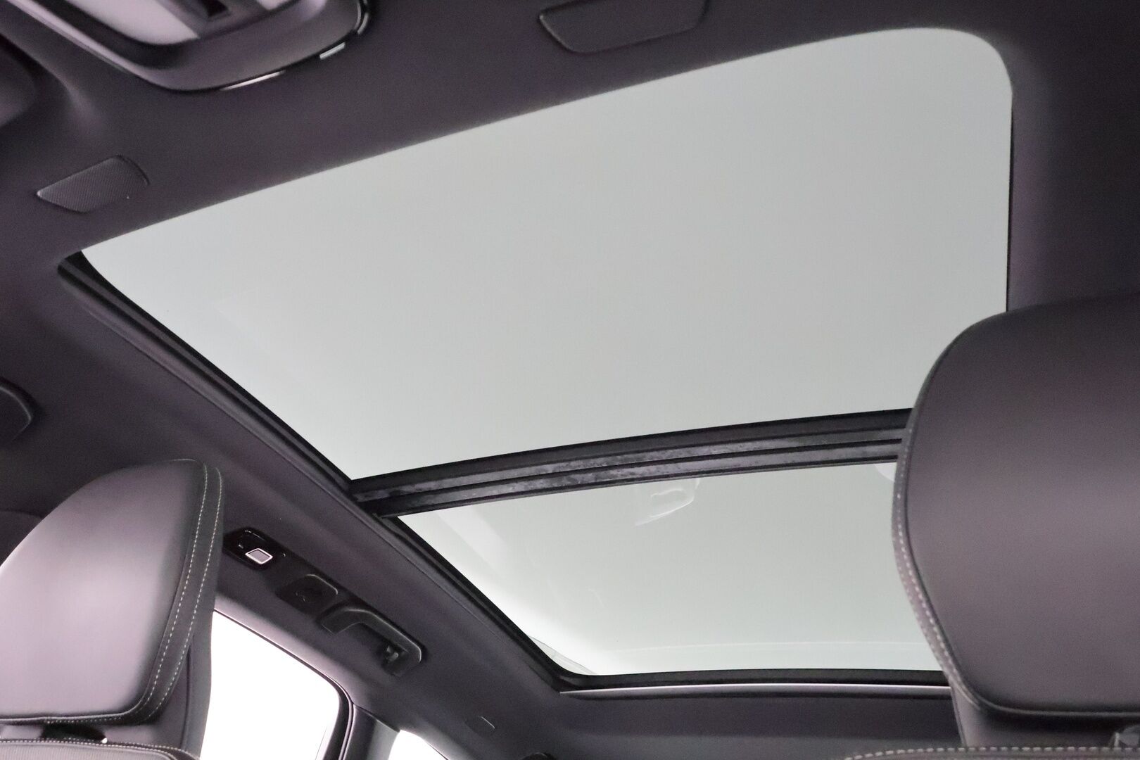 Volvo XC60 2022 T6 TwE AWD Business R-Design Edition aut * ACC / P.kamera / Panorama / Muistipenkki / Webasto / Keyless * - Facelift / Suomi-auto / Kahdet renkaat aluvanteilla / Akku kuntotarkastettu