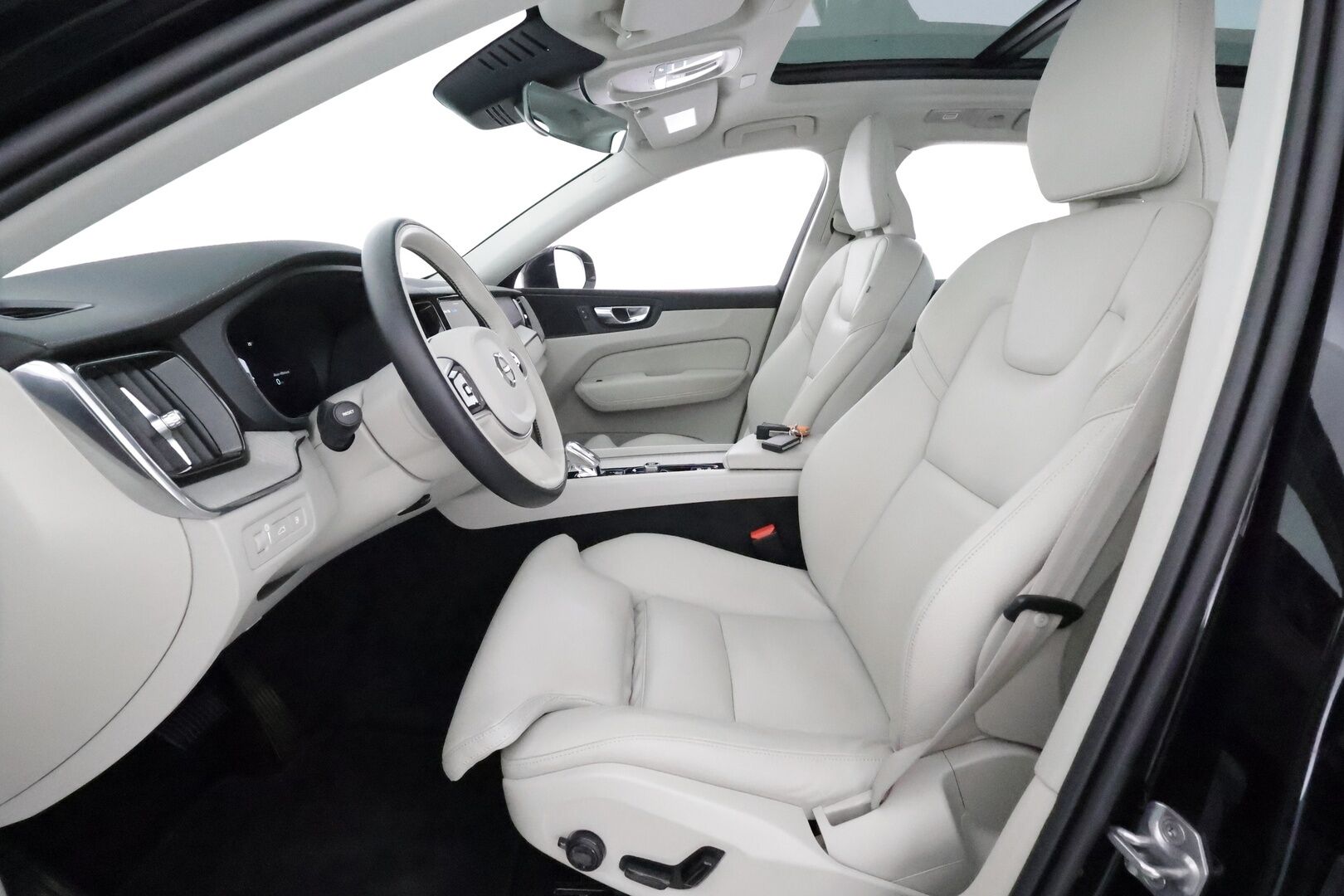 Volvo XC60 2022 T6 TwE AWD Business Inscription Edition aut **Facelift / Panorama / Adapt.vakkari / Muistipenkki / P.kamera / Apple&Android** - 3,99 % KORKOTARJOUS TÄHÄN AUTOON - 