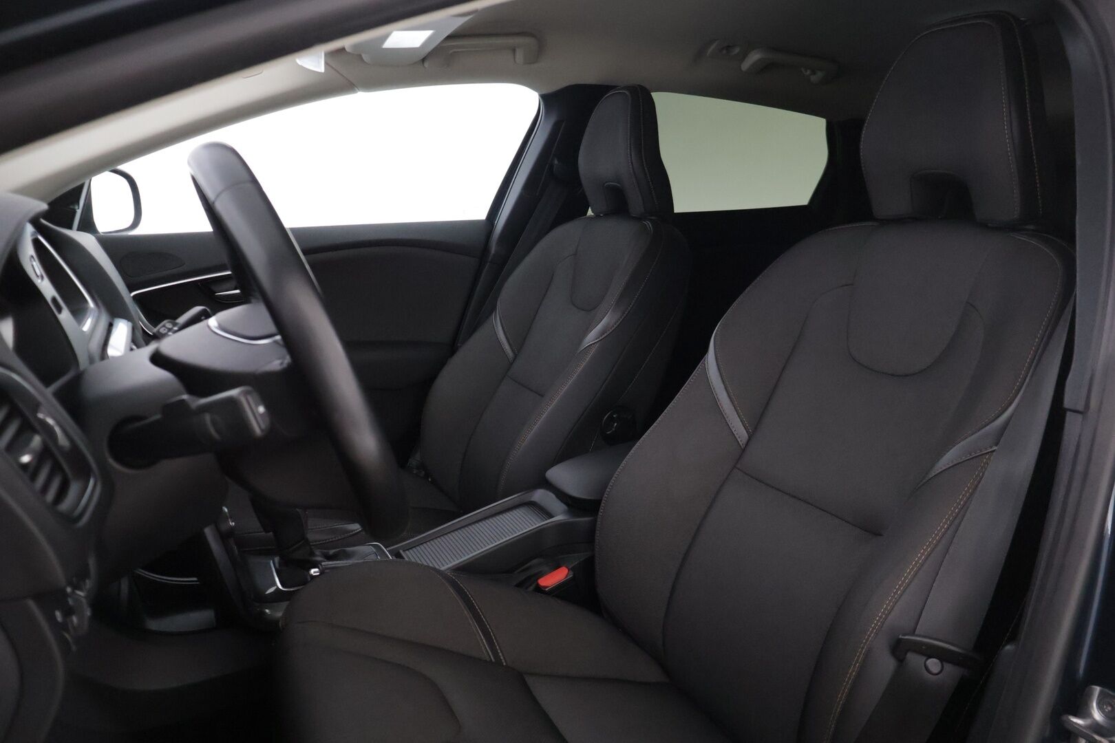 Volvo V40 Cross Country 2016 D3 Business aut - |Adapt vakkari | Webasto | Koukku | Navi | LED | Kamera | Tutkat| - KORKO VAIN 3,99 %