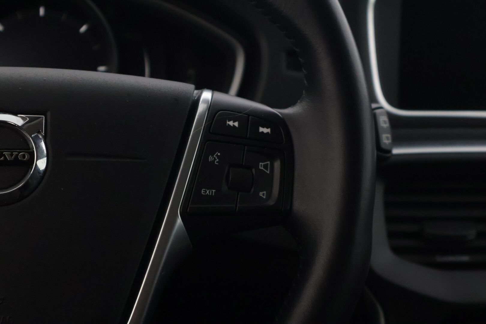 Volvo V40 Cross Country 2016 D3 Business aut - |Adapt vakkari | Webasto | Koukku | Navi | LED | Kamera | Tutkat| - KORKO VAIN 3,99 %