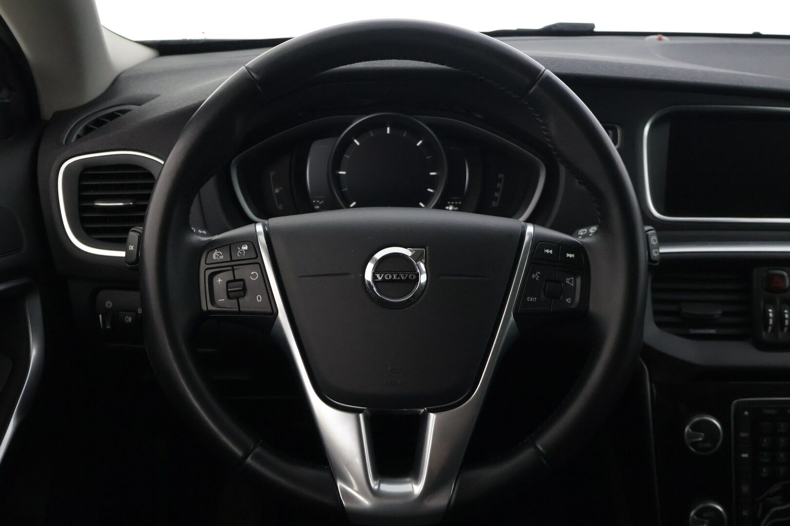 Volvo V40 Cross Country 2016 D3 Business aut - |Adapt vakkari | Webasto | Koukku | Navi | LED | Kamera | Tutkat| - KORKO VAIN 3,99 %