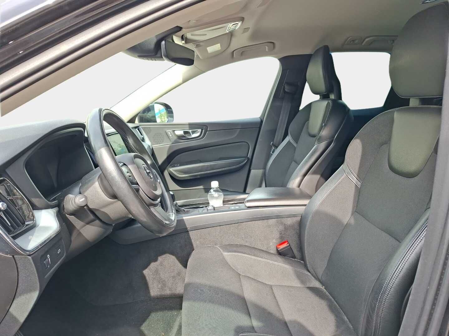 Volvo XC60 2017 D4 AWD Business aut - TODELLA SIISTI!! | Webasto | ACC | Sportti penkit | Ratinlämmitin | P.kamera
