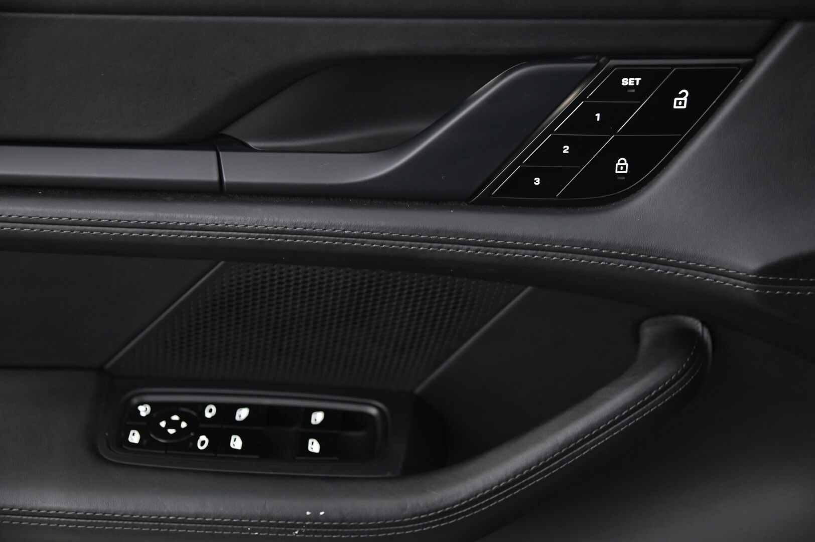 Porsche Taycan 2020 Turbo*Sport Chrono / Panorama / Ilmalämpöpumppu / BOSE / Adapt.vakkari / Ilma-alusta* - *2x renkaat&vantee*