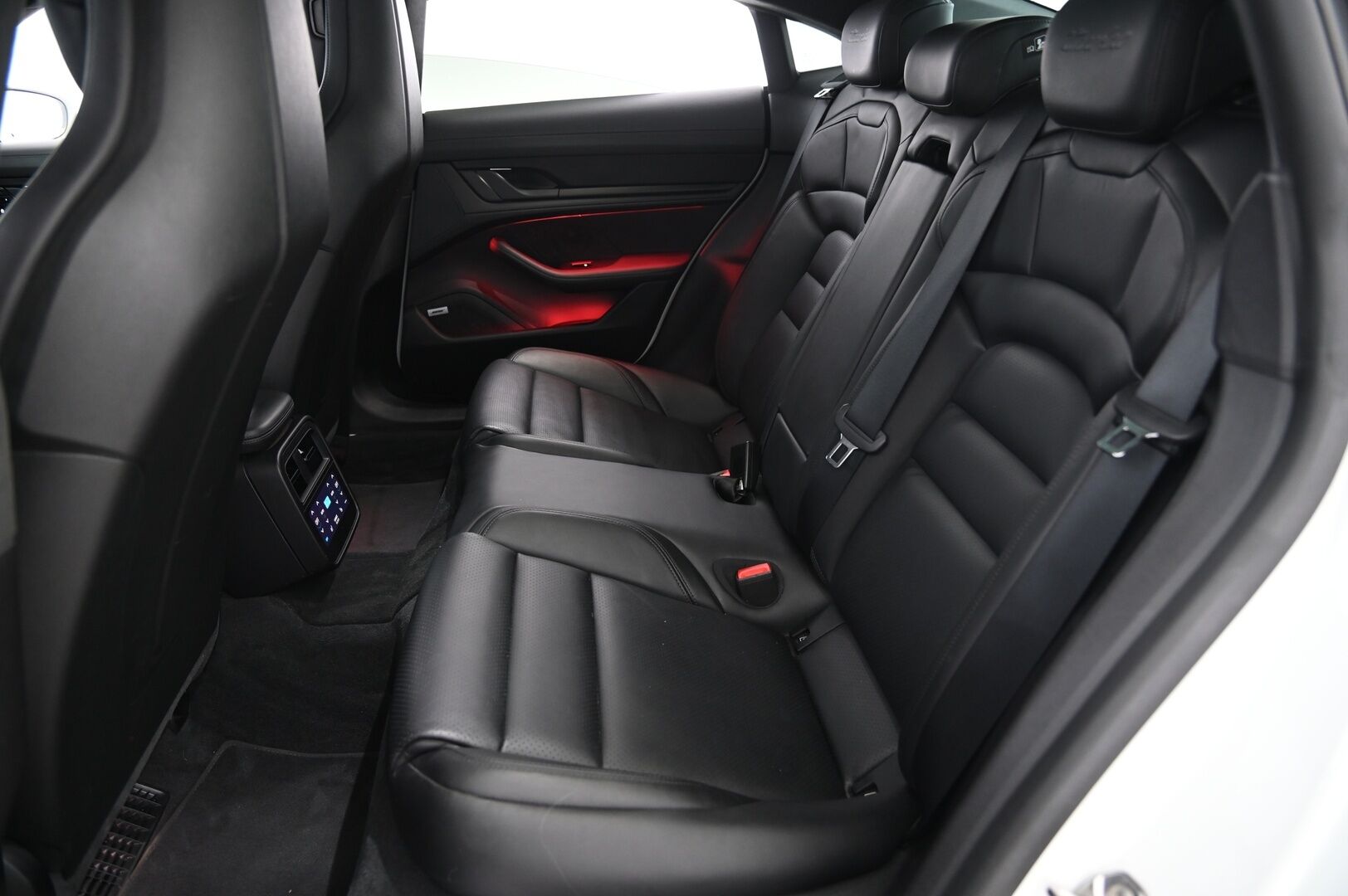 Porsche Taycan 2020 Turbo * Sport Chrono / Matrix LED / Adapt.vakkari / BOSE / Lämpöpumppu / Ilma-alusta / 14-ist. / Lasikatto / P.kamera * - Akku kuntotarkastettu SoH 93%