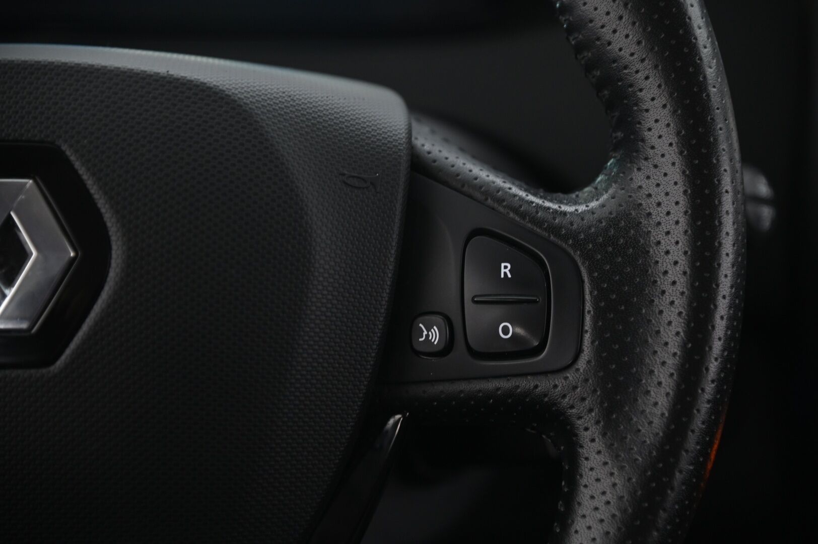 RENAULT ZOE 2020 Intens R110 Z.E.40 *Peruutuskamera / Tutkat takana / Vakionopeudensäädin / Bluetooth* - 2x Avain / Navigointi / Digimittaristo / keyless 