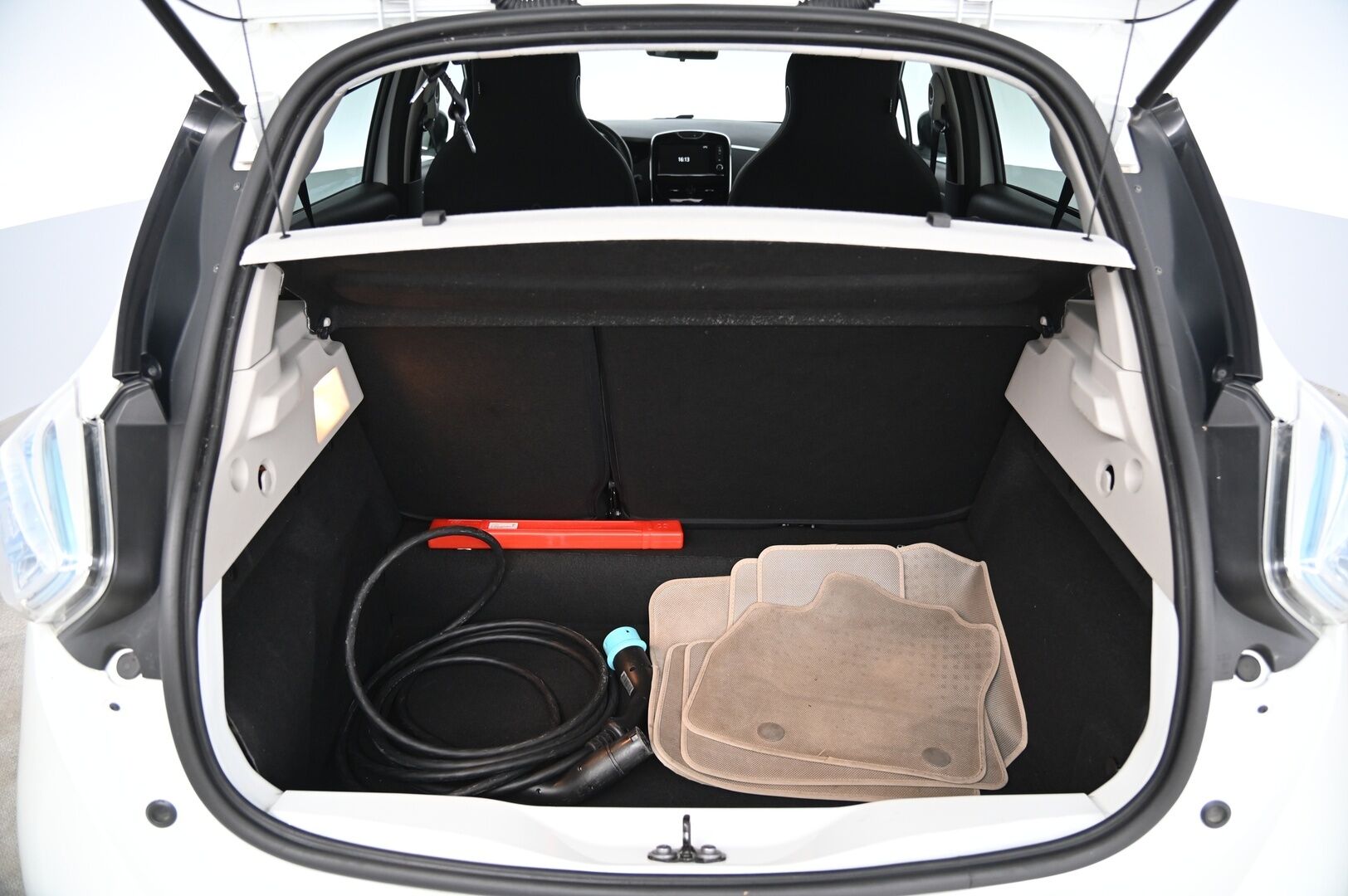 RENAULT ZOE 2020 Intens R110 Z.E.40 *Peruutuskamera / Tutkat takana / Vakionopeudensäädin / Bluetooth* - 2x Avain / Navigointi / Digimittaristo / keyless 