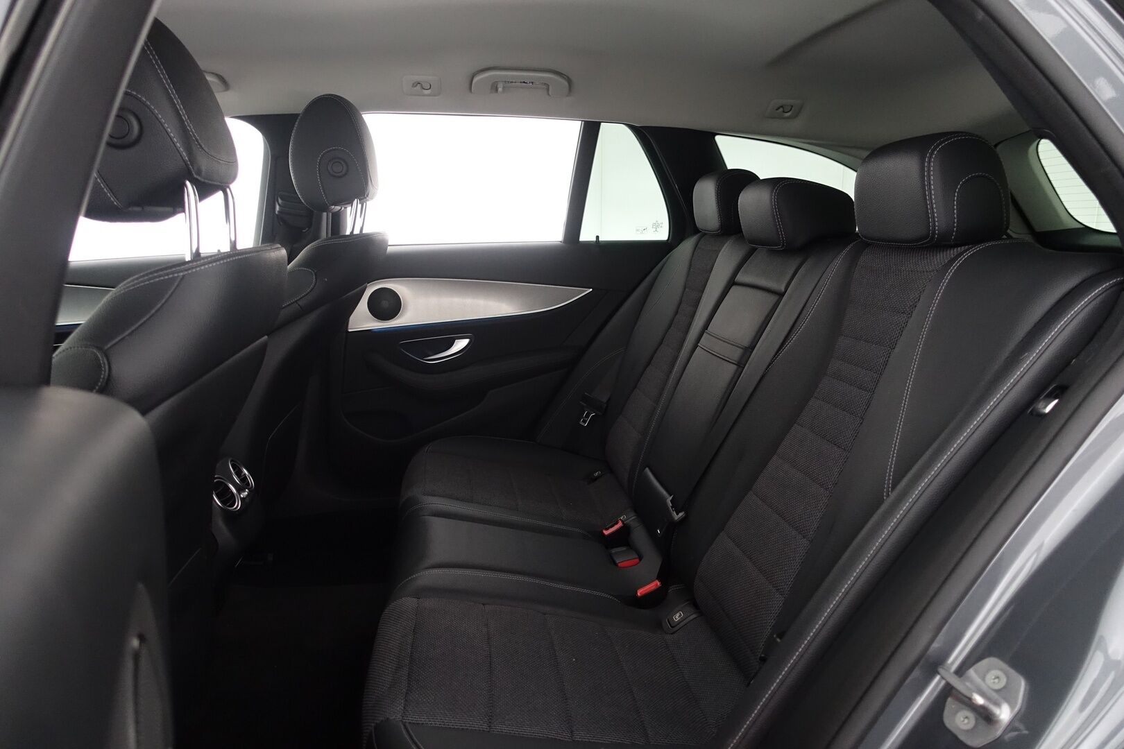 Mercedes-Benz E 2017 350 d T A Business - | Webasto | Sähköinen vetokoukku | Peruutuskamera | Parkkitutkat | Hyvät kitkat | 2x OEM Vanteet |