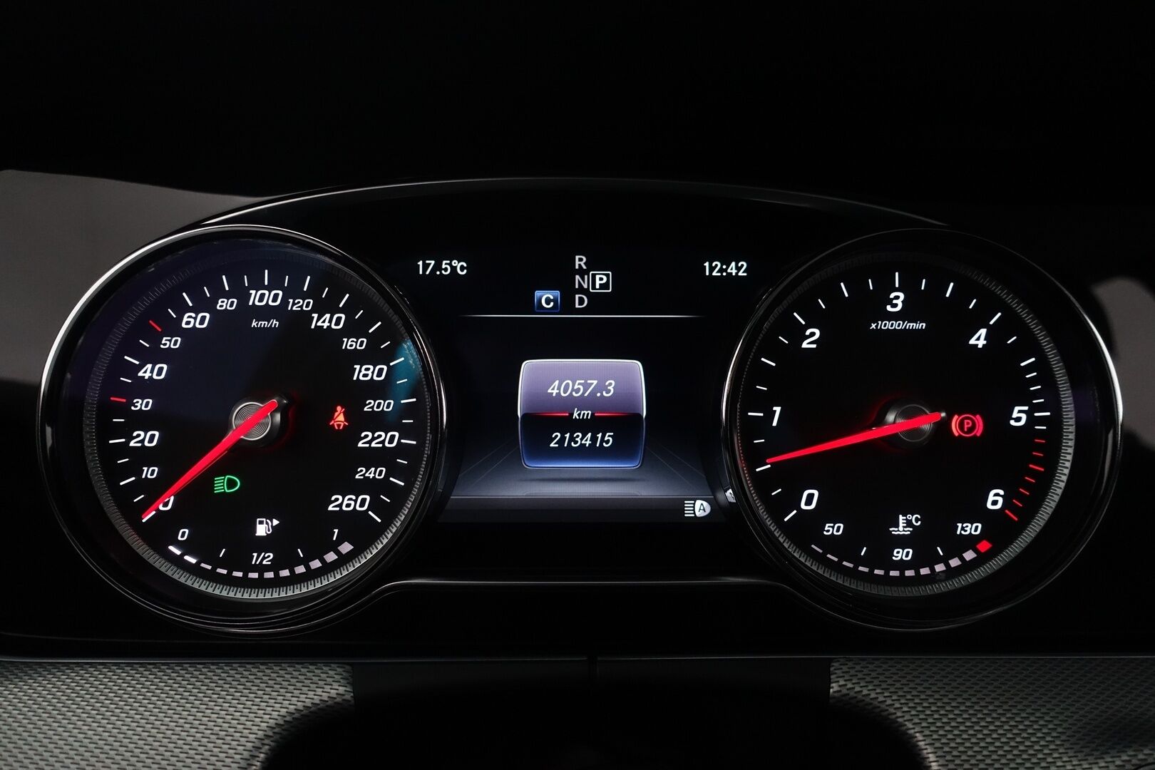 Mercedes-Benz E 2017 350 d T A Business *Webasto / Sähköinen vetokoukku / Peruutuskamera / Parkkitutkat / Hyvät kitkat / 2x renkaat* - Huippusiisti voimanpesä!