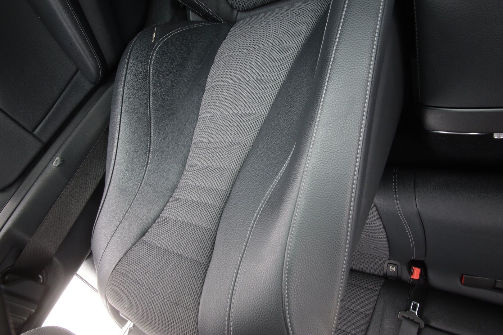 Mercedes-Benz E 2017 350 d T A Business *Webasto / Sähköinen vetokoukku / Peruutuskamera / Parkkitutkat / Hyvät kitkat / 2x renkaat* - Huippusiisti voimanpesä!