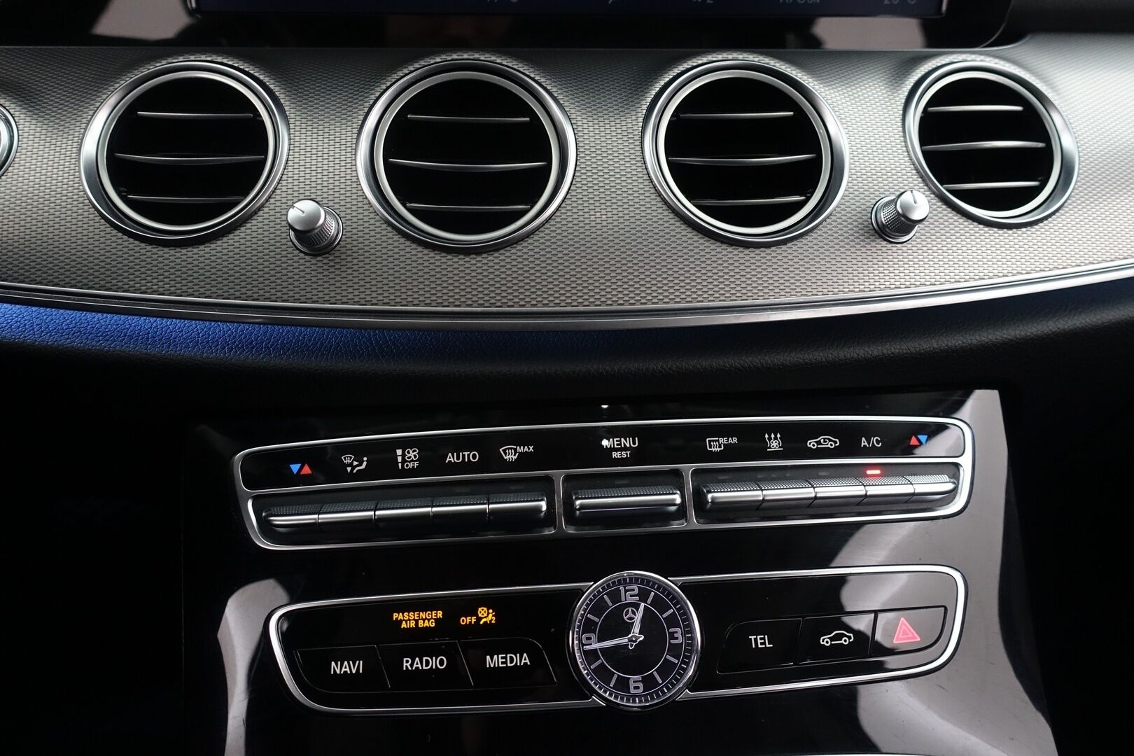 Mercedes-Benz E 2017 350 d T A Business - | Webasto | Sähköinen vetokoukku | Peruutuskamera | Parkkitutkat | Hyvät kitkat | 2x OEM Vanteet |
