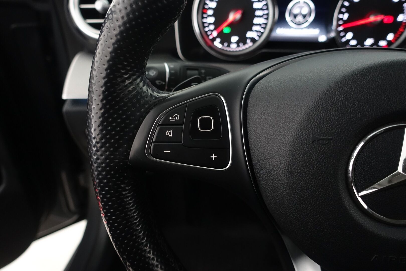 Mercedes-Benz E 2017 350 d T A Business - | Webasto | Sähköinen vetokoukku | Peruutuskamera | Parkkitutkat | Hyvät kitkat | 2x OEM Vanteet |