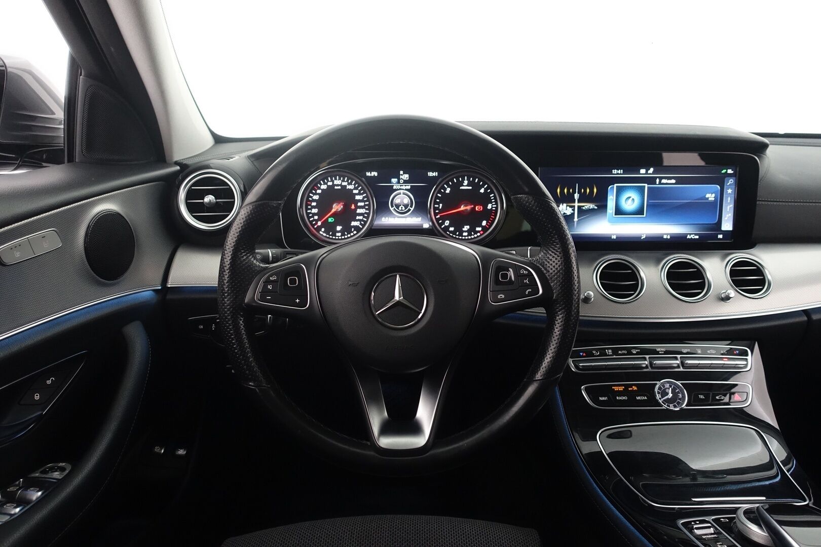 Mercedes-Benz E 2017 350 d T A Business - | Webasto | Sähköinen vetokoukku | Peruutuskamera | Parkkitutkat | Hyvät kitkat | 2x OEM Vanteet |
