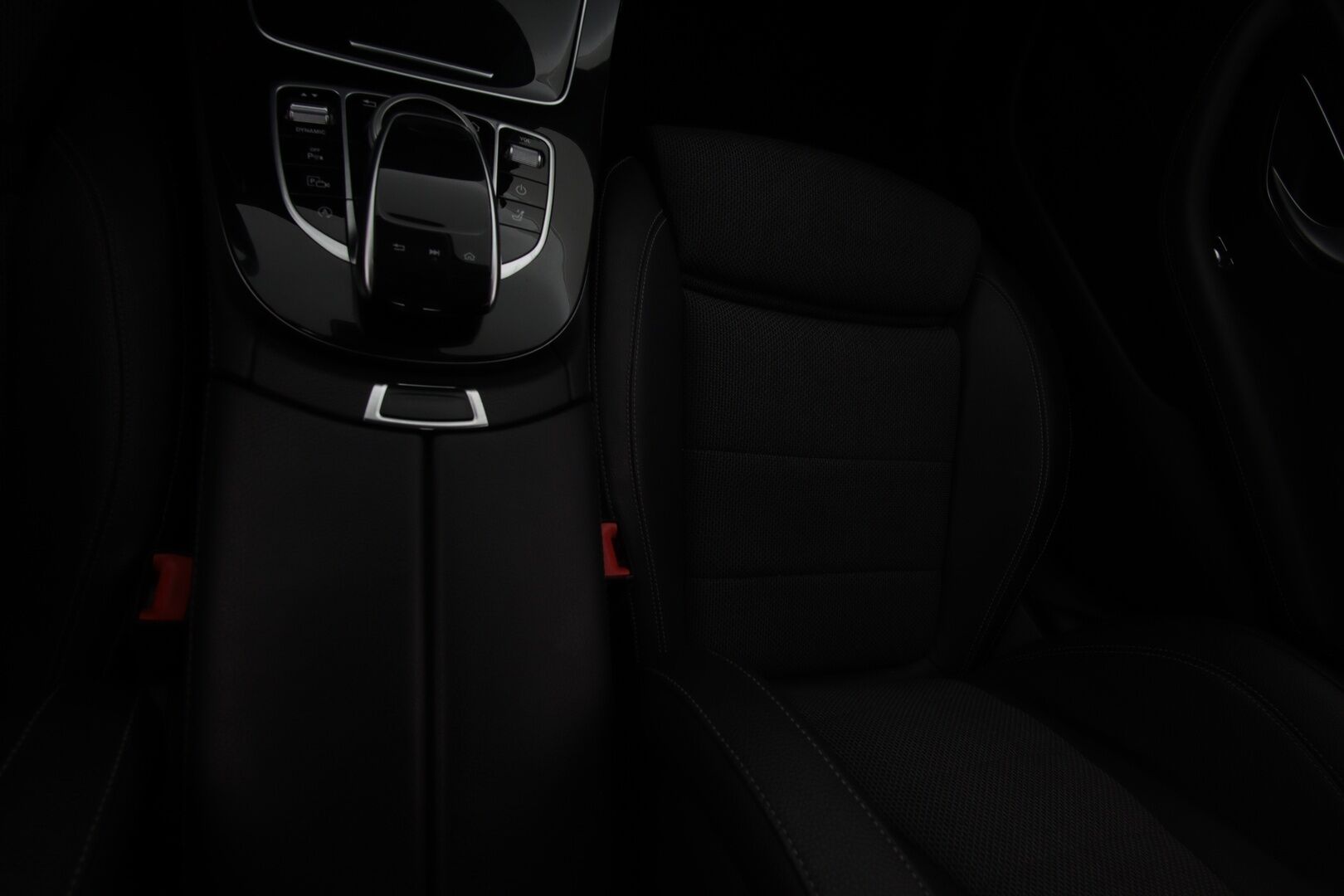 Mercedes-Benz E 2017 350 d T A Business *Webasto / Sähköinen vetokoukku / Peruutuskamera / Parkkitutkat / Hyvät kitkat / 2x renkaat* - Huippusiisti voimanpesä!