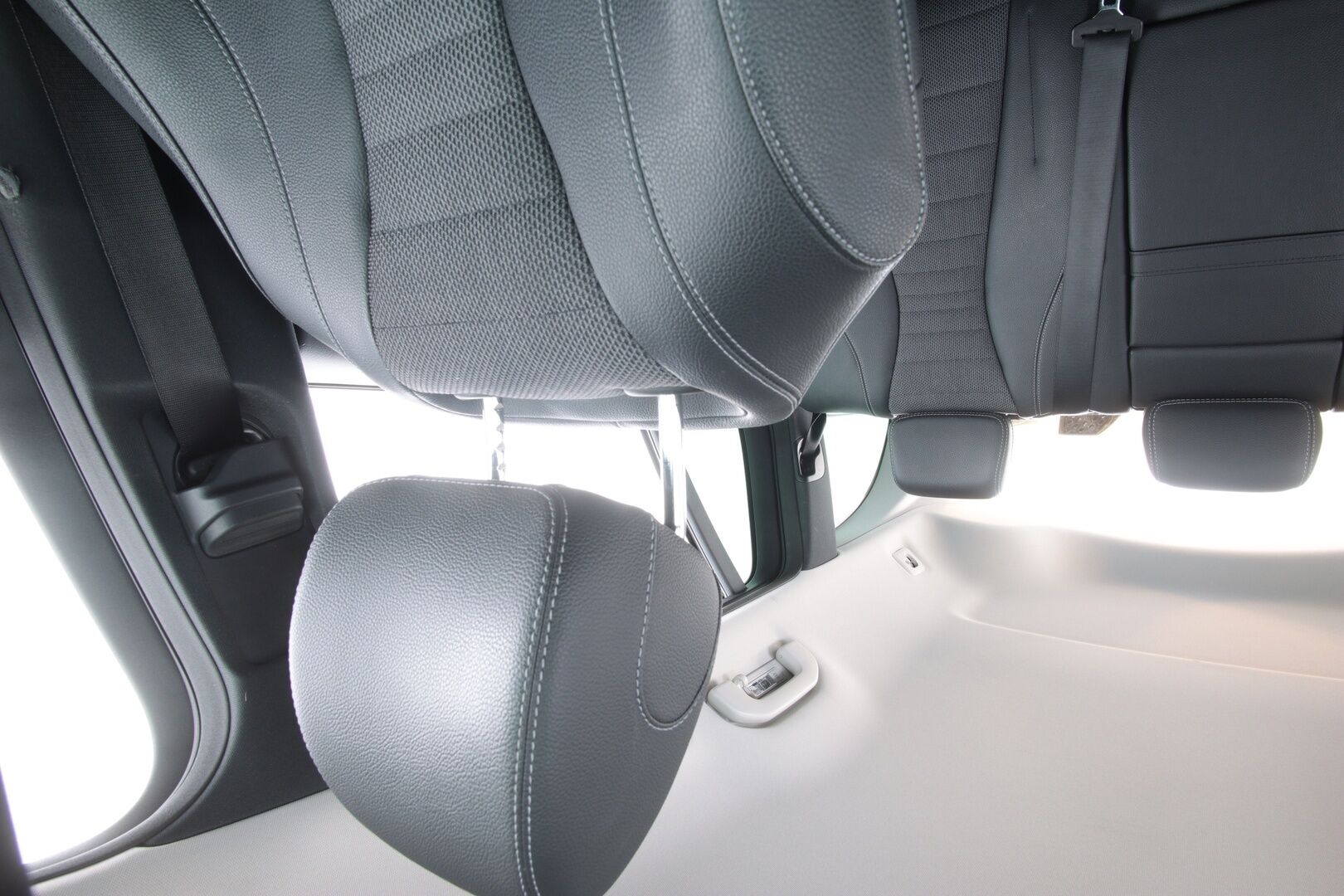 Mercedes-Benz E 2017 350 d T A Business *Webasto / Sähköinen vetokoukku / Peruutuskamera / Parkkitutkat / Hyvät kitkat / 2x renkaat* - Huippusiisti voimanpesä!