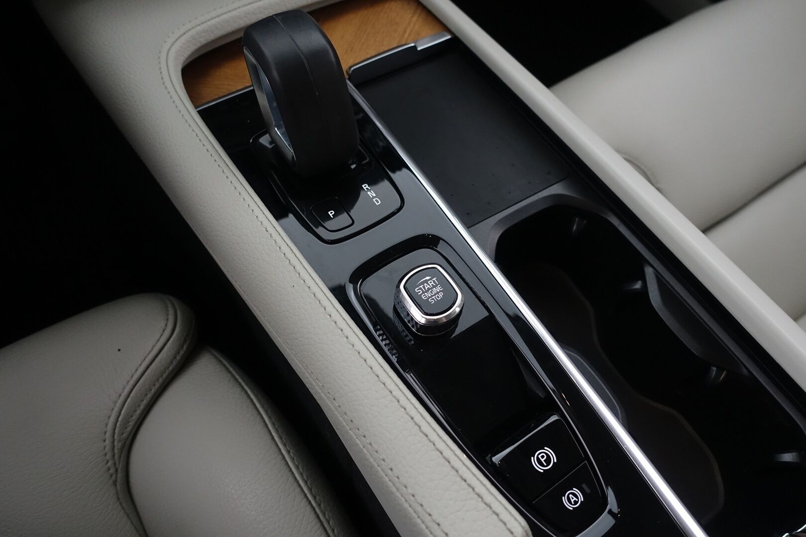 Volvo S90 2022 B5 AWD D-MHEV Business aut - | Merkkihuollettu | Webasto | Vetokoukku | Facelift | Suomi-auto | ACC | P.kamera | Full LED | Vaaleat Nahat | Navi | KeylessGo |